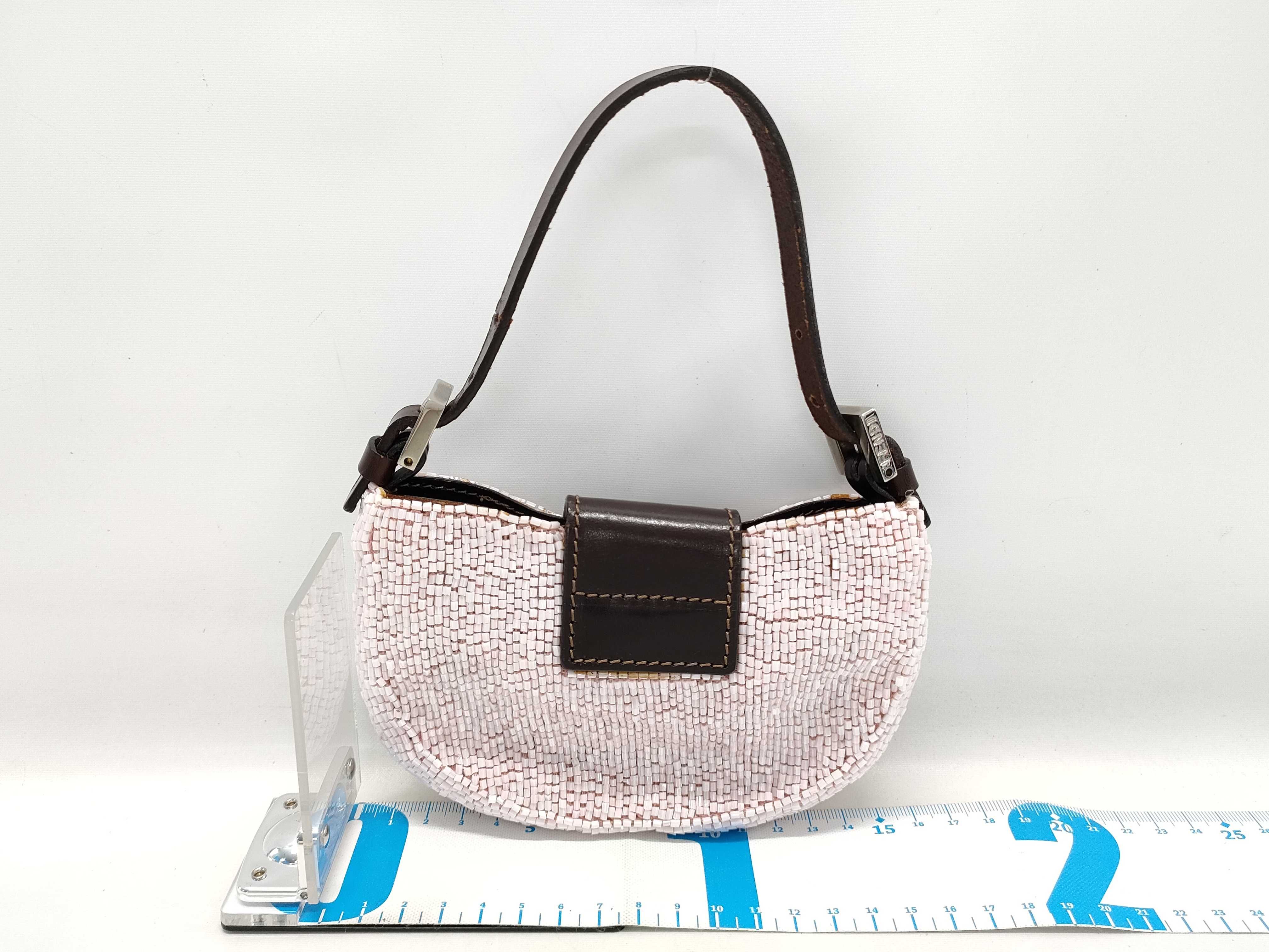 【水曜終了】(10220_0352)フェンディ FENDI ビーズ クロワッサン ハンドバッグ