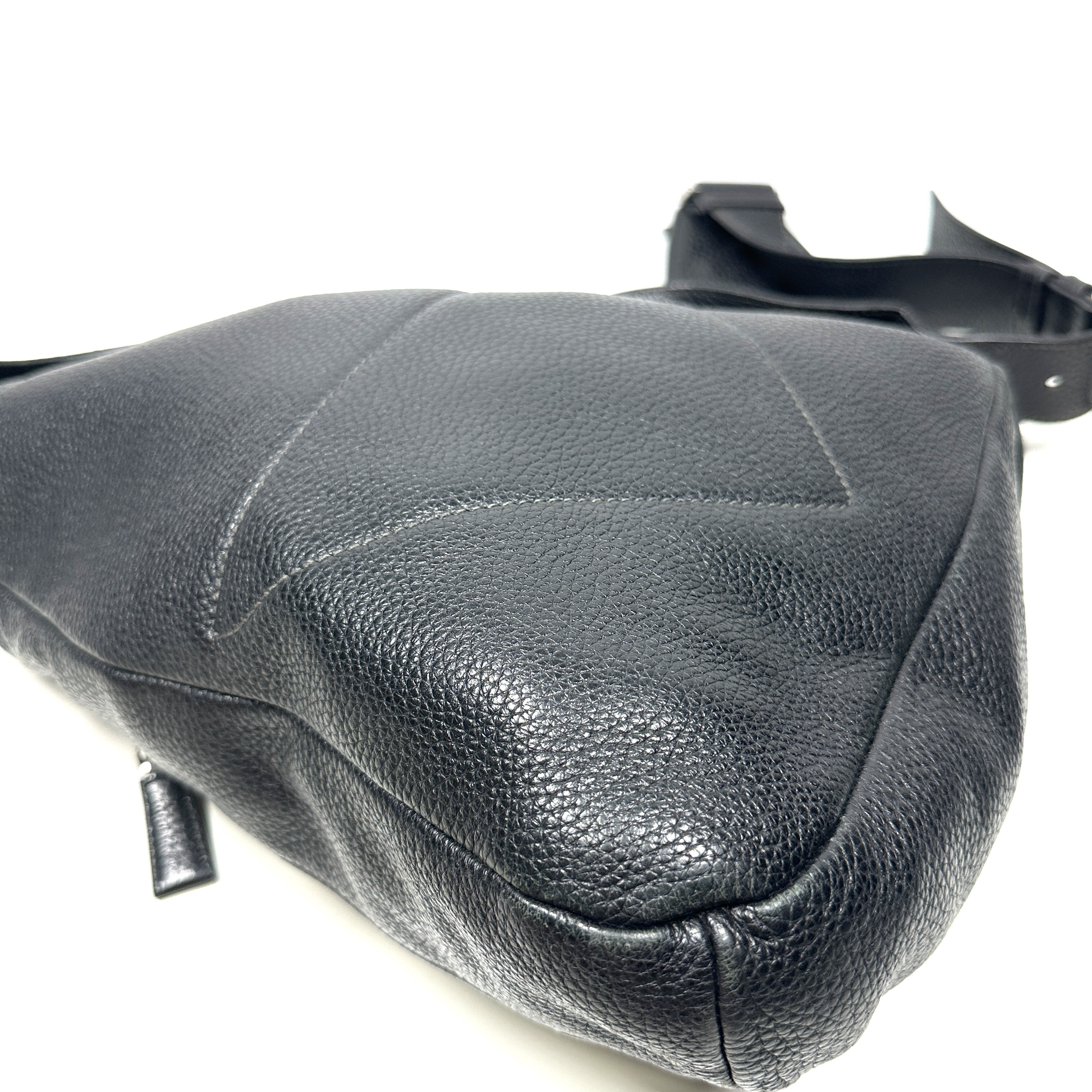 【水曜終了】(10698_0169)PRADA バックパック ステート ワンショルダー ボディバッグ トライアングルプレート ヴィッテロダイノ ブラック レザー ショルダーバッグ