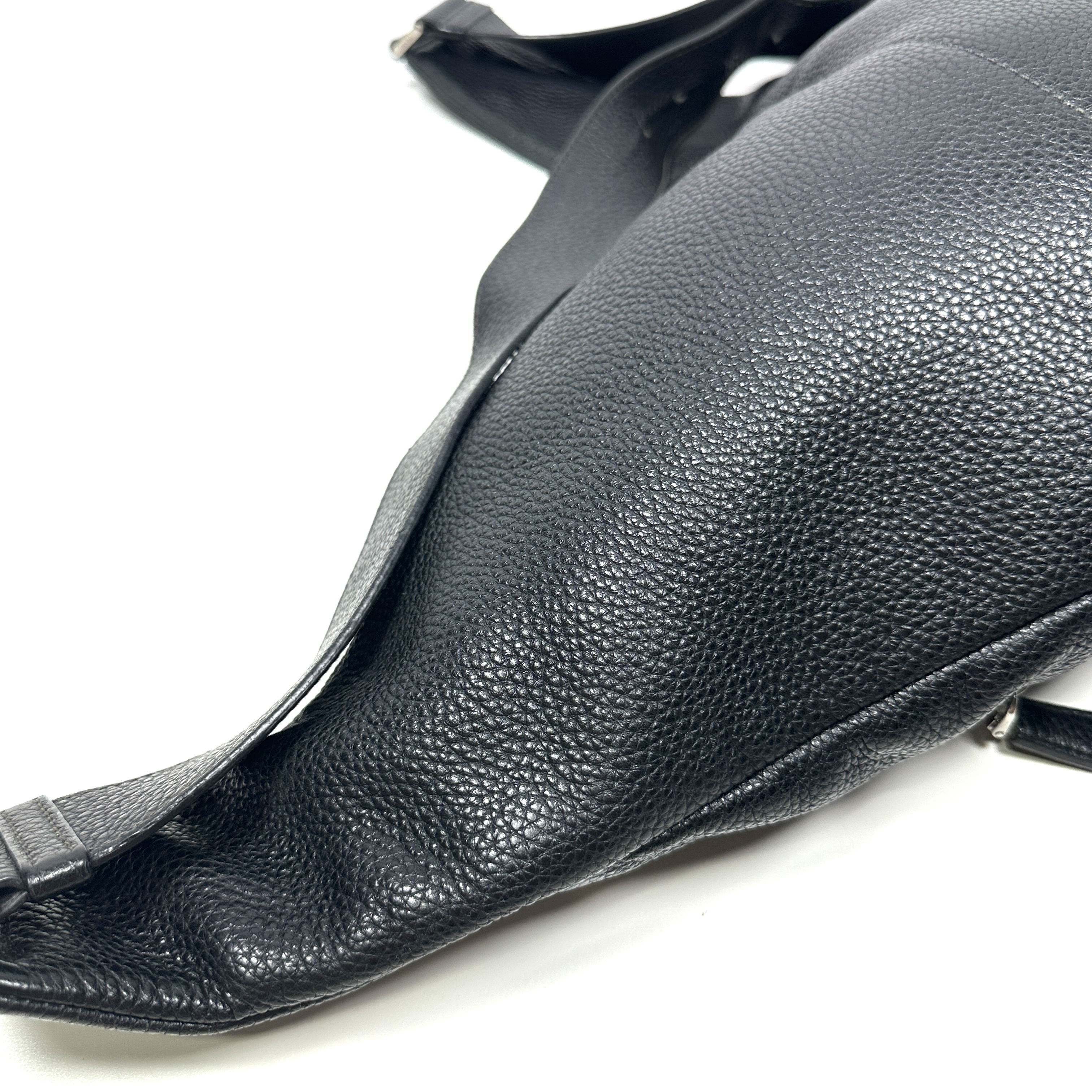 【水曜終了】(10698_0169)PRADA バックパック ステート ワンショルダー ボディバッグ トライアングルプレート ヴィッテロダイノ ブラック レザー ショルダーバッグ