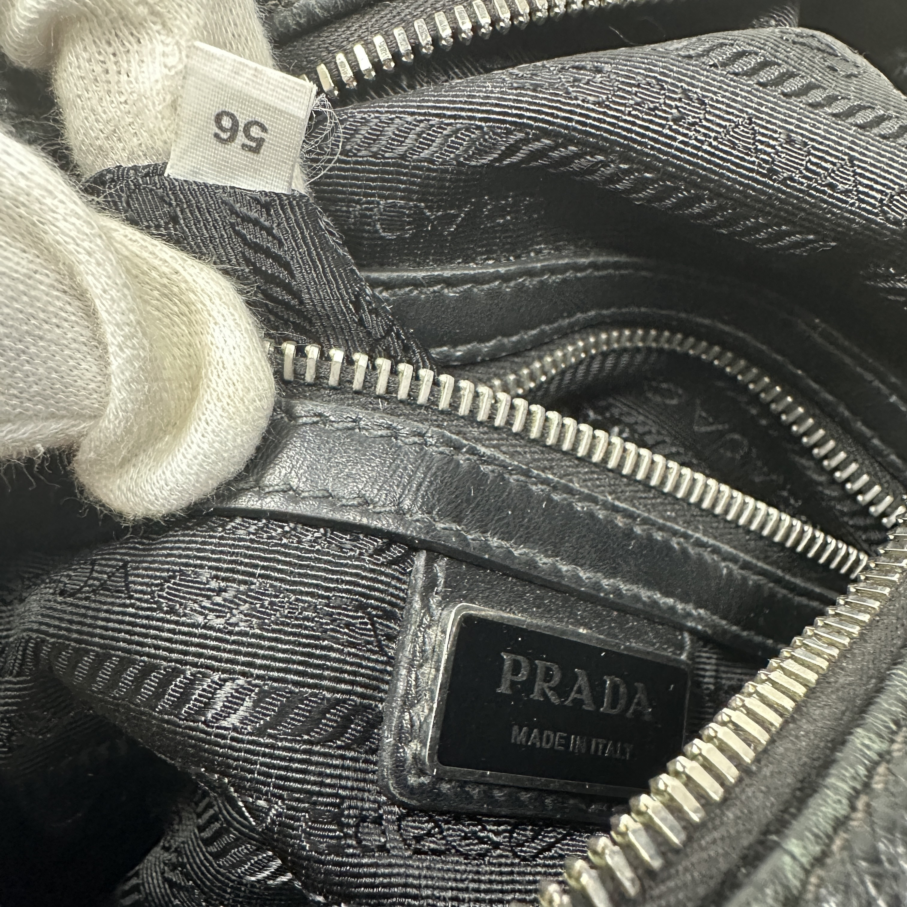 【水曜終了】(10698_0169)PRADA バックパック ステート ワンショルダー ボディバッグ トライアングルプレート ヴィッテロダイノ ブラック レザー ショルダーバッグ