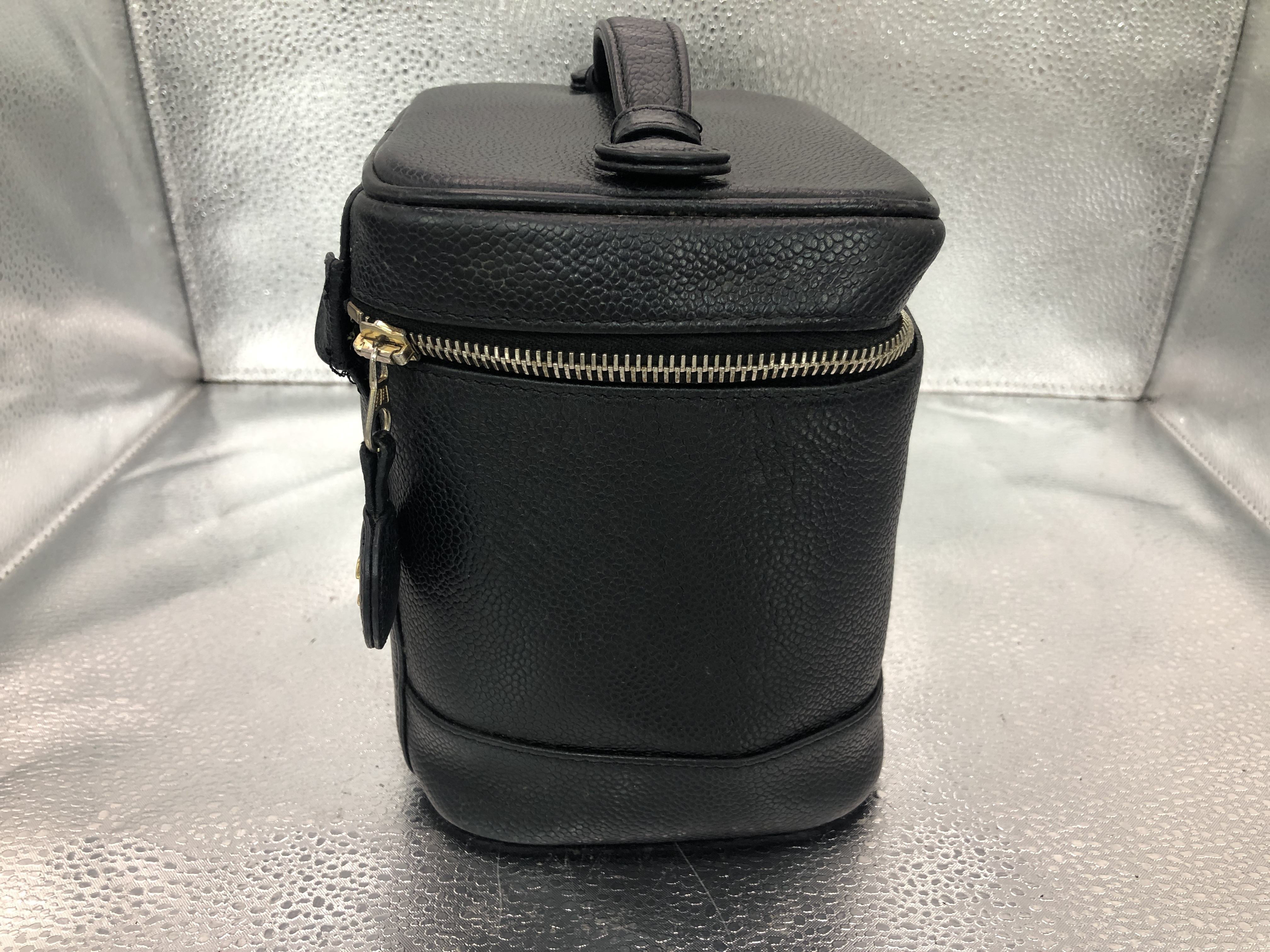 【水曜終了】(10228_0122)CHANEL ココマーク 縦型バニティバッグ A01998 キャビアスキン ブラック バニティバッグ