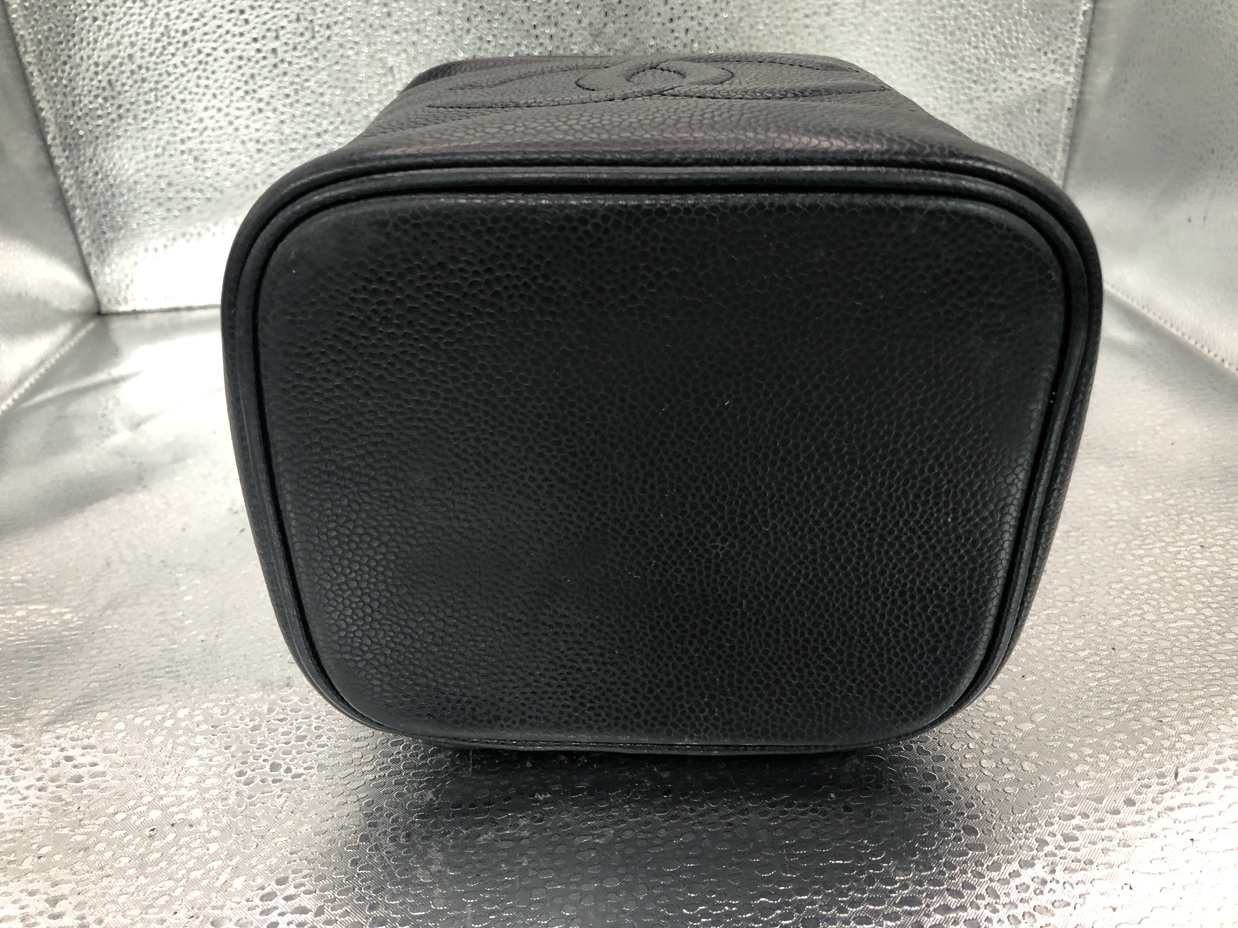 【水曜終了】(10228_0122)CHANEL ココマーク 縦型バニティバッグ A01998 キャビアスキン ブラック バニティバッグ