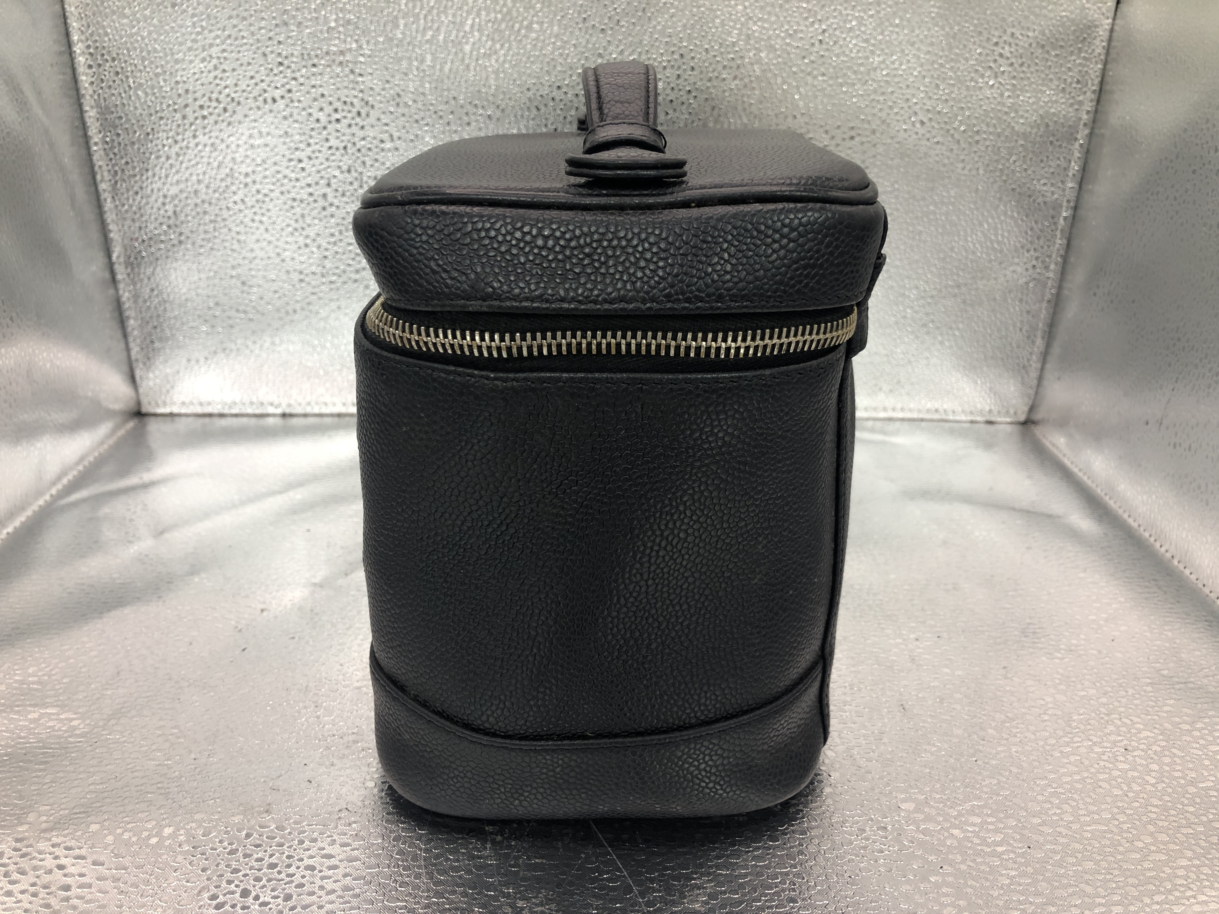 【水曜終了】(10228_0122)CHANEL ココマーク 縦型バニティバッグ A01998 キャビアスキン ブラック バニティバッグ