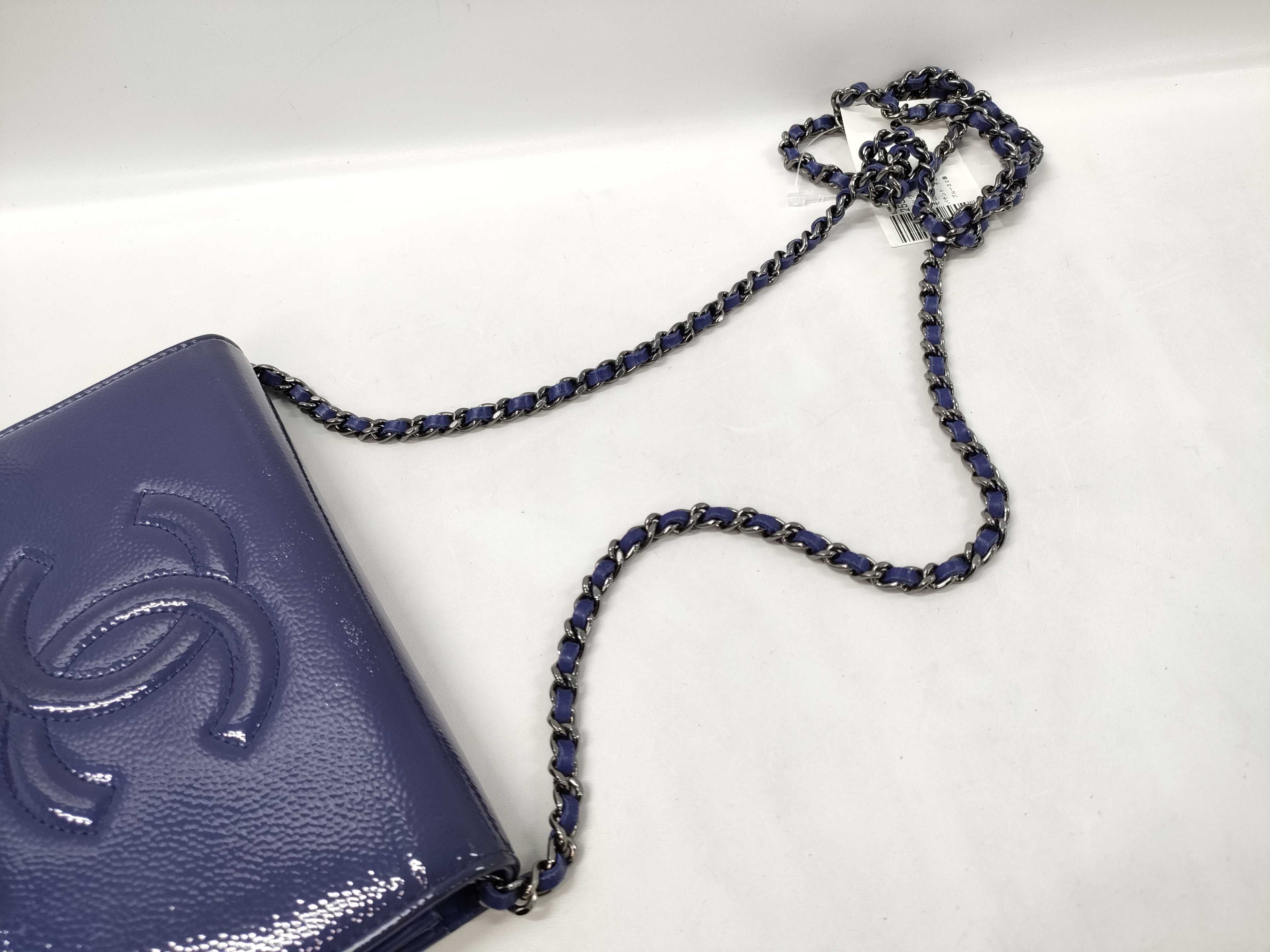 【水曜終了】(10228_0071)CHANEL パテント チェーンウォレット ブルー ショルダーバッグ