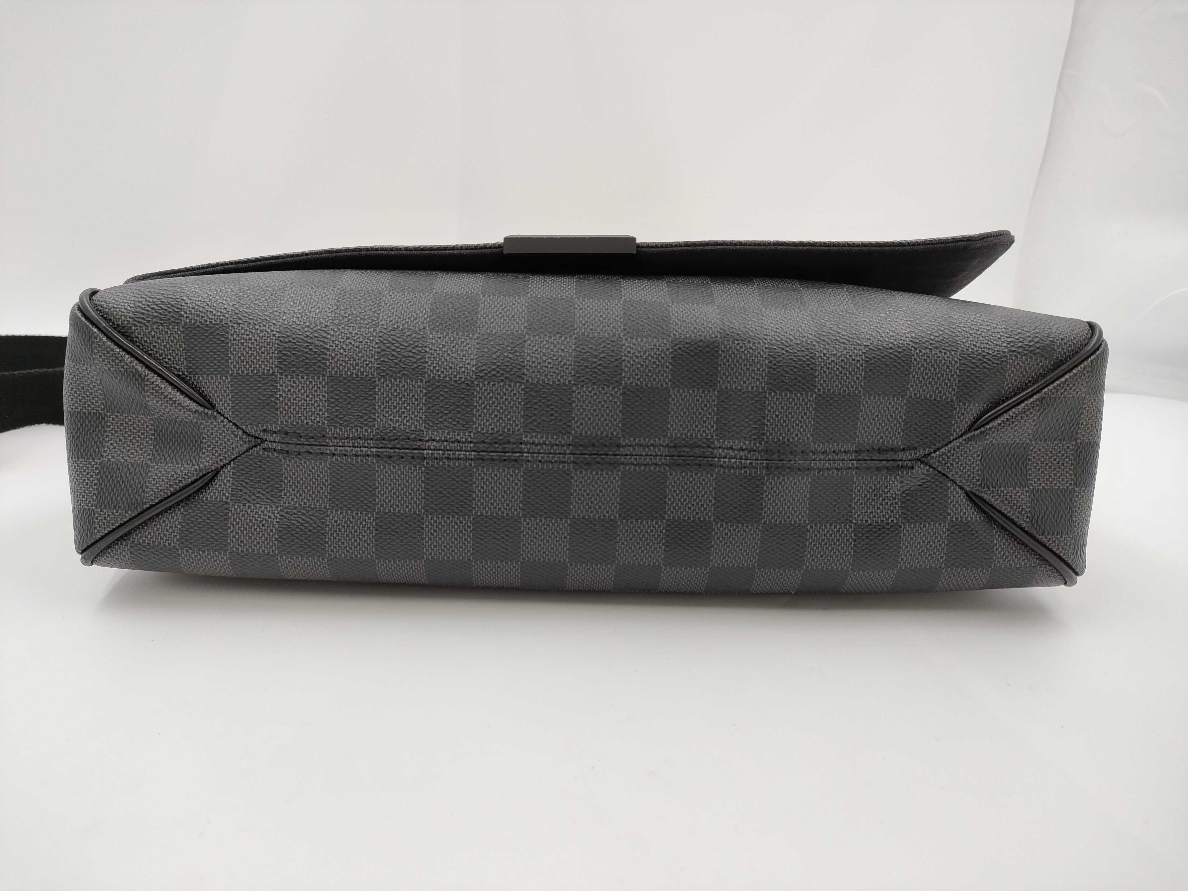 【水曜終了】(10229_0271)LOUIS VUITTON ダミエ グラフィット N41272 ディストリクトMM ショルダーバッグ