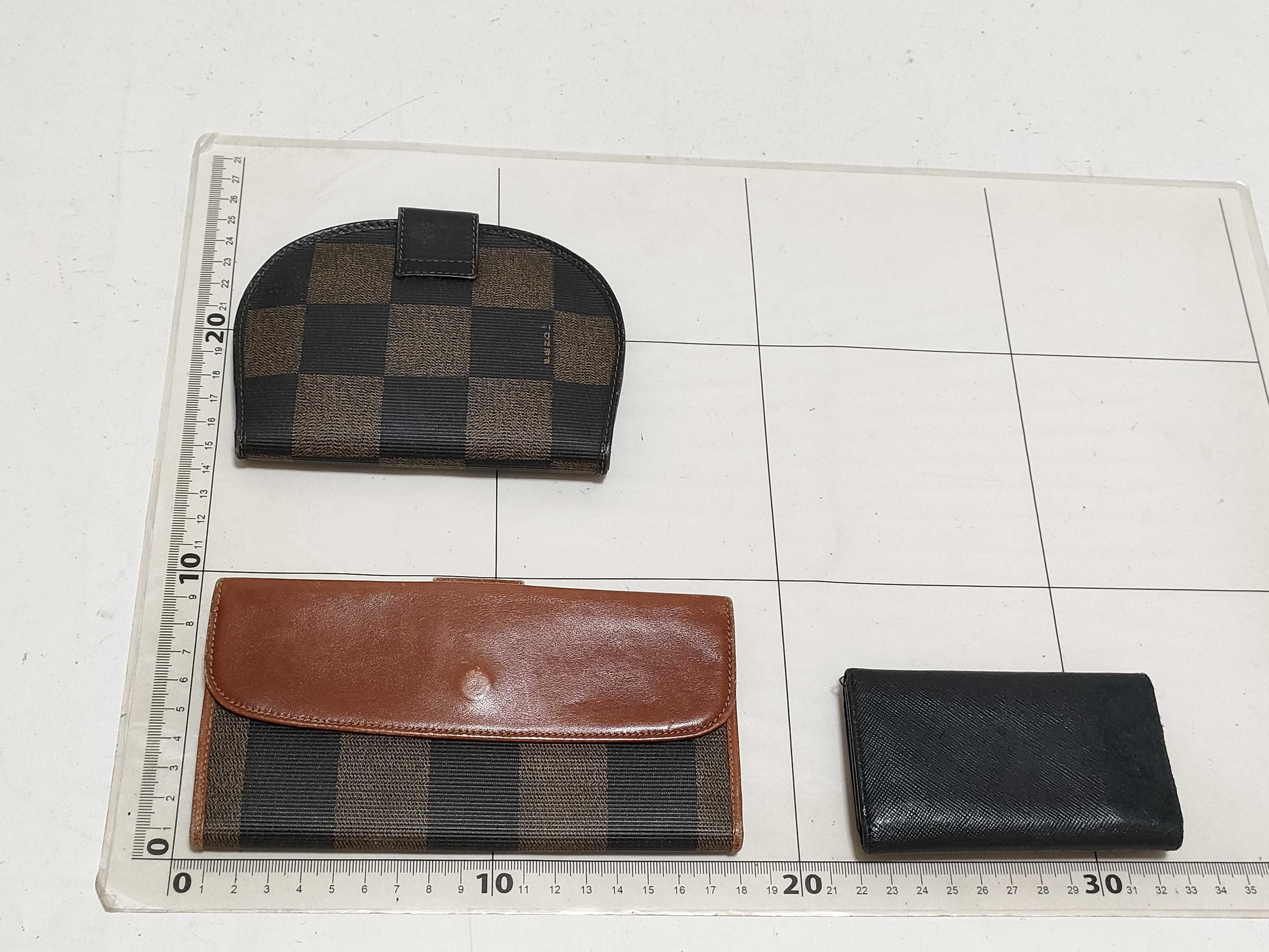 【水曜終了】(10223_0300)FENDI 財布2点/プラダキーケース1点 財布
