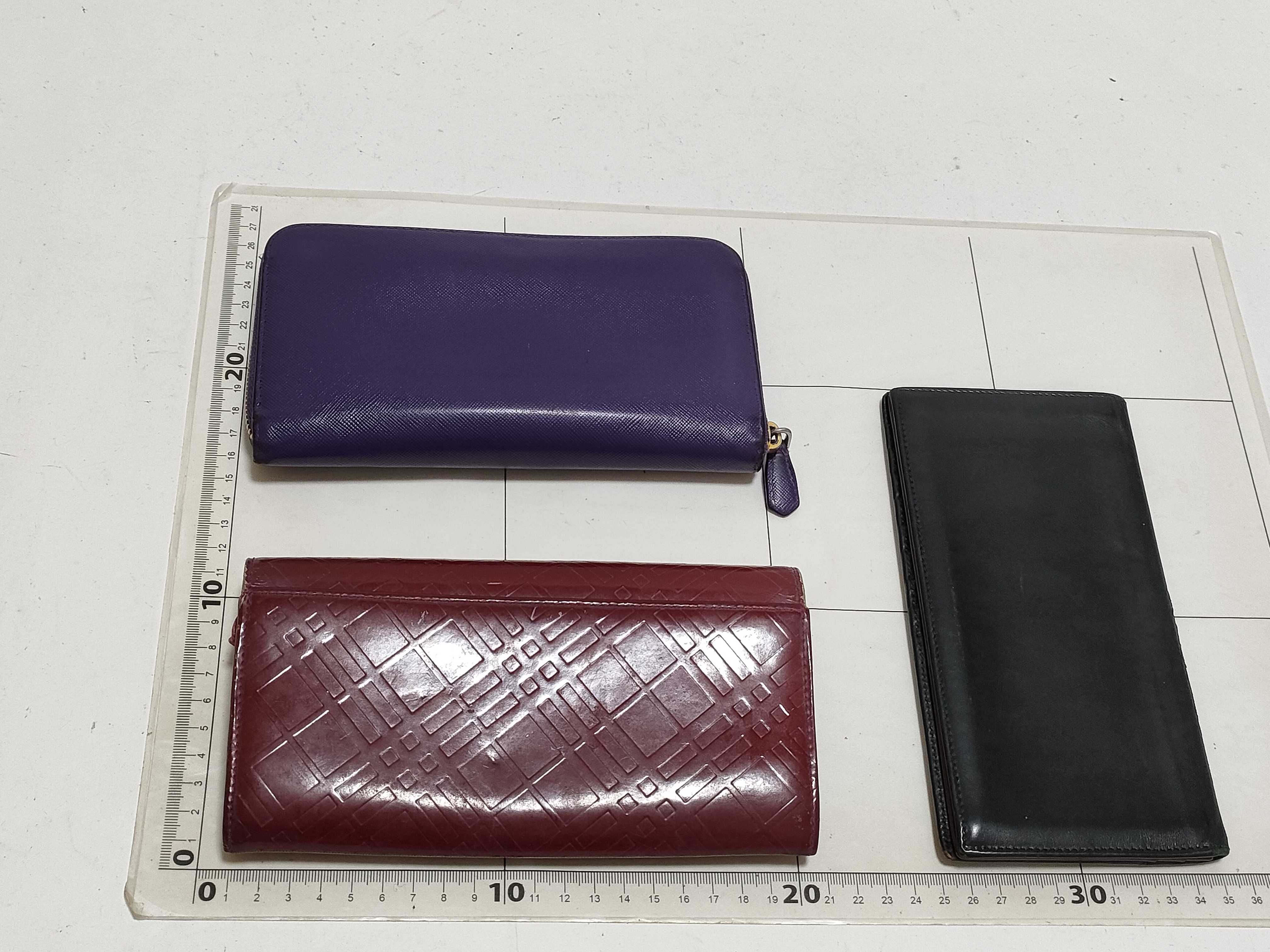【水曜終了】(10223_0292)PRADA バーバリー フェラガモ 財布 財布