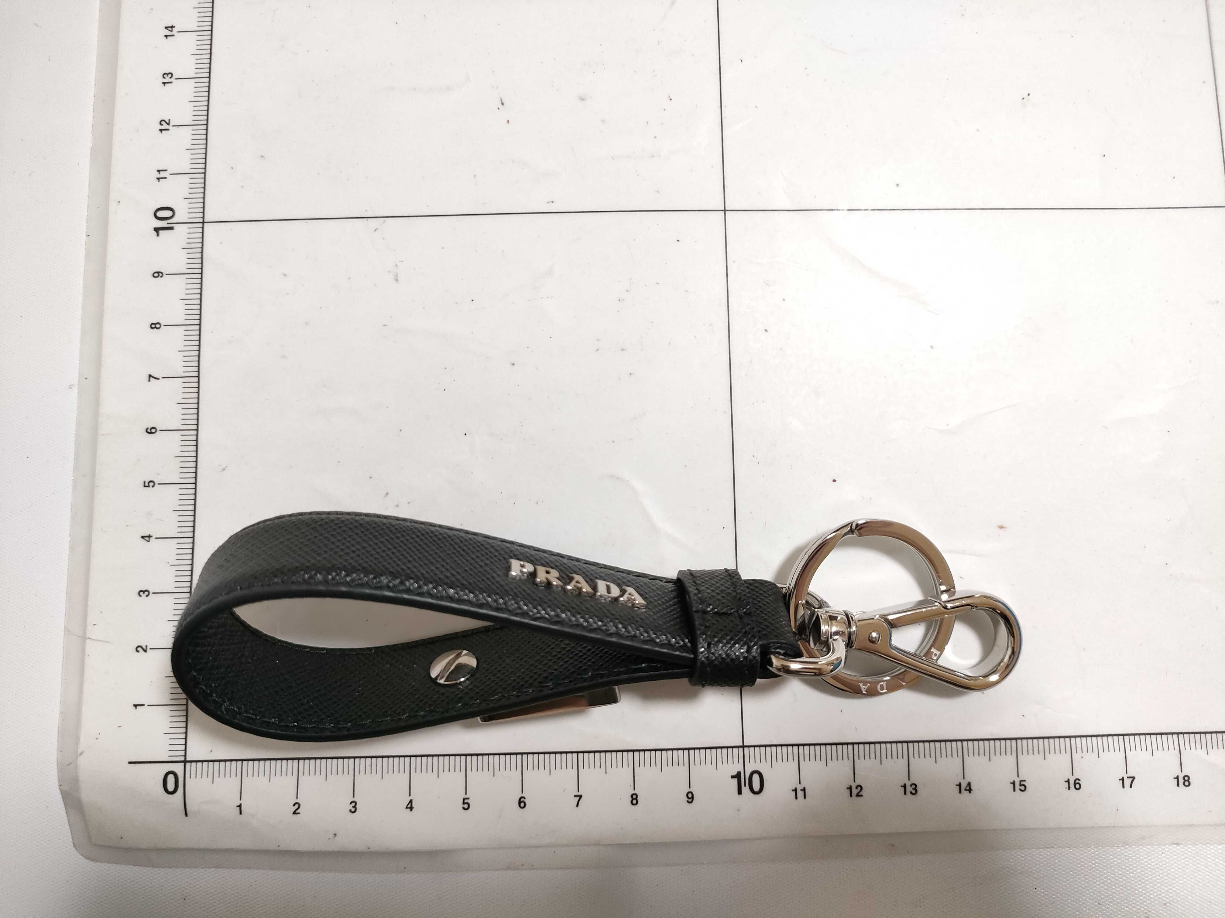 【水曜終了】(10221_0234)PRADA サフィアーノ ロゴ キーリング キーケース・キーホルダー キーケース・キーホルダー