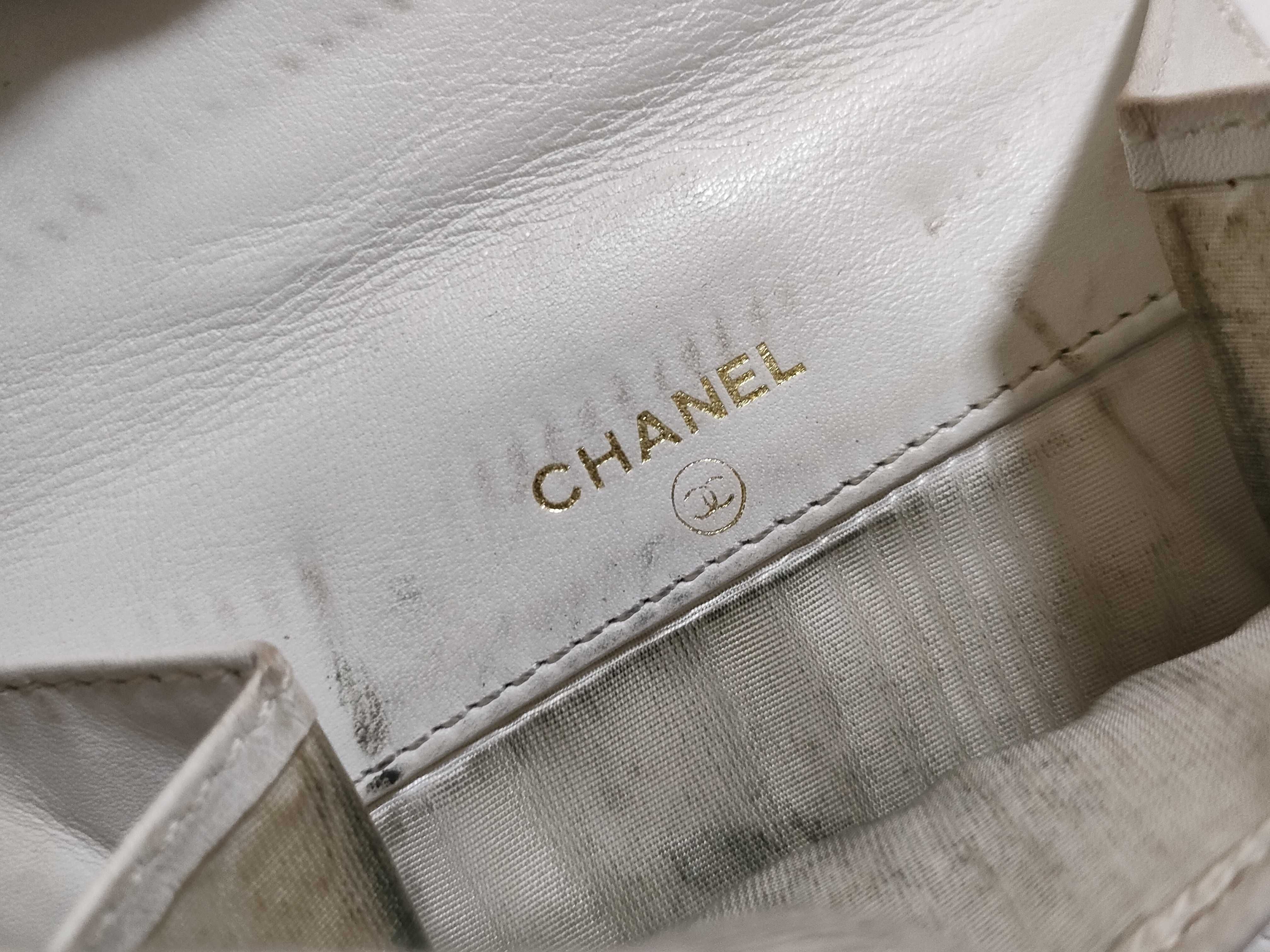 【水曜終了】(10228_0057)CHANEL キャビアスキン ココマーク財布 白 財布