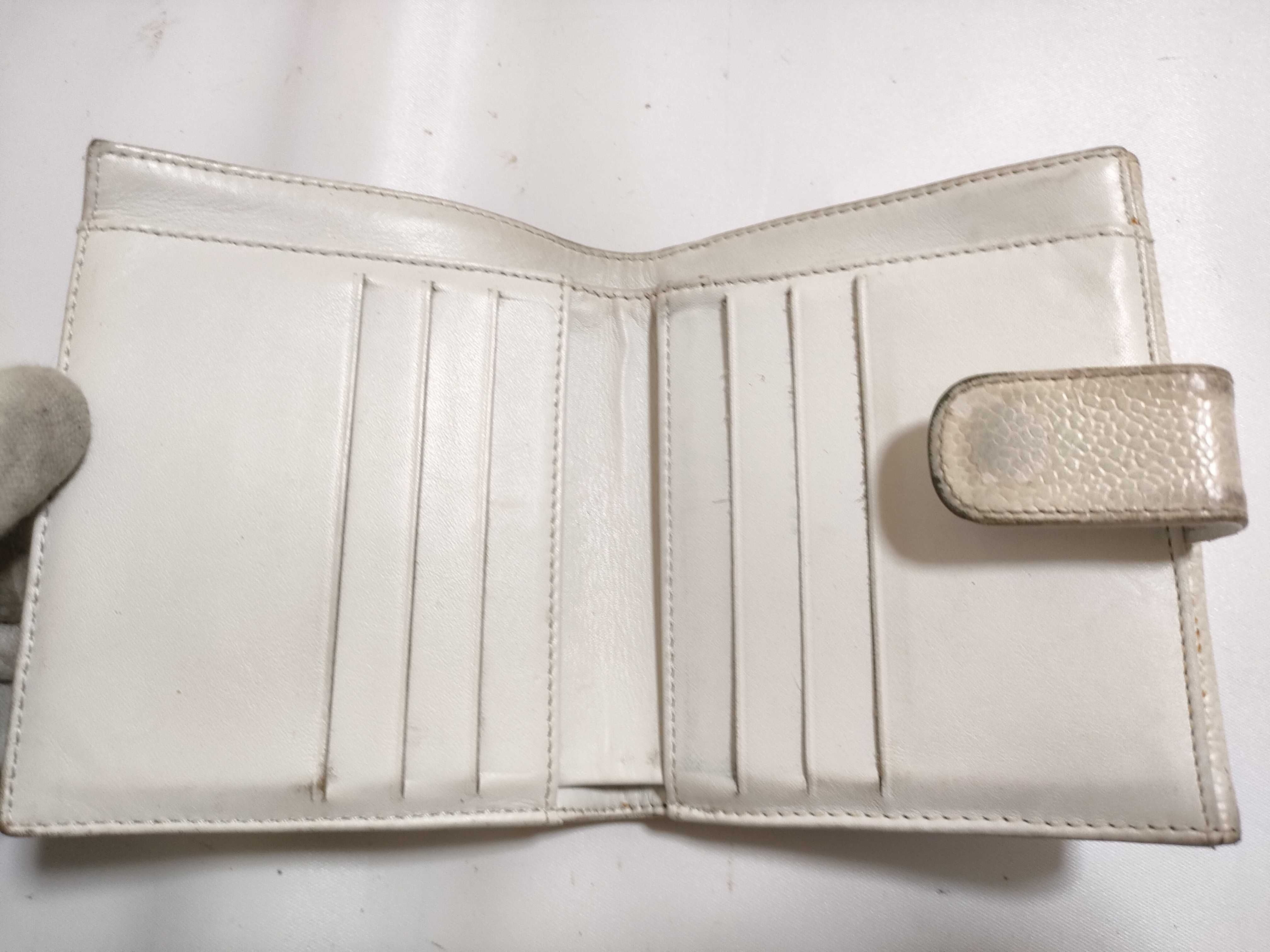 【水曜終了】(10228_0057)CHANEL キャビアスキン ココマーク財布 白 財布