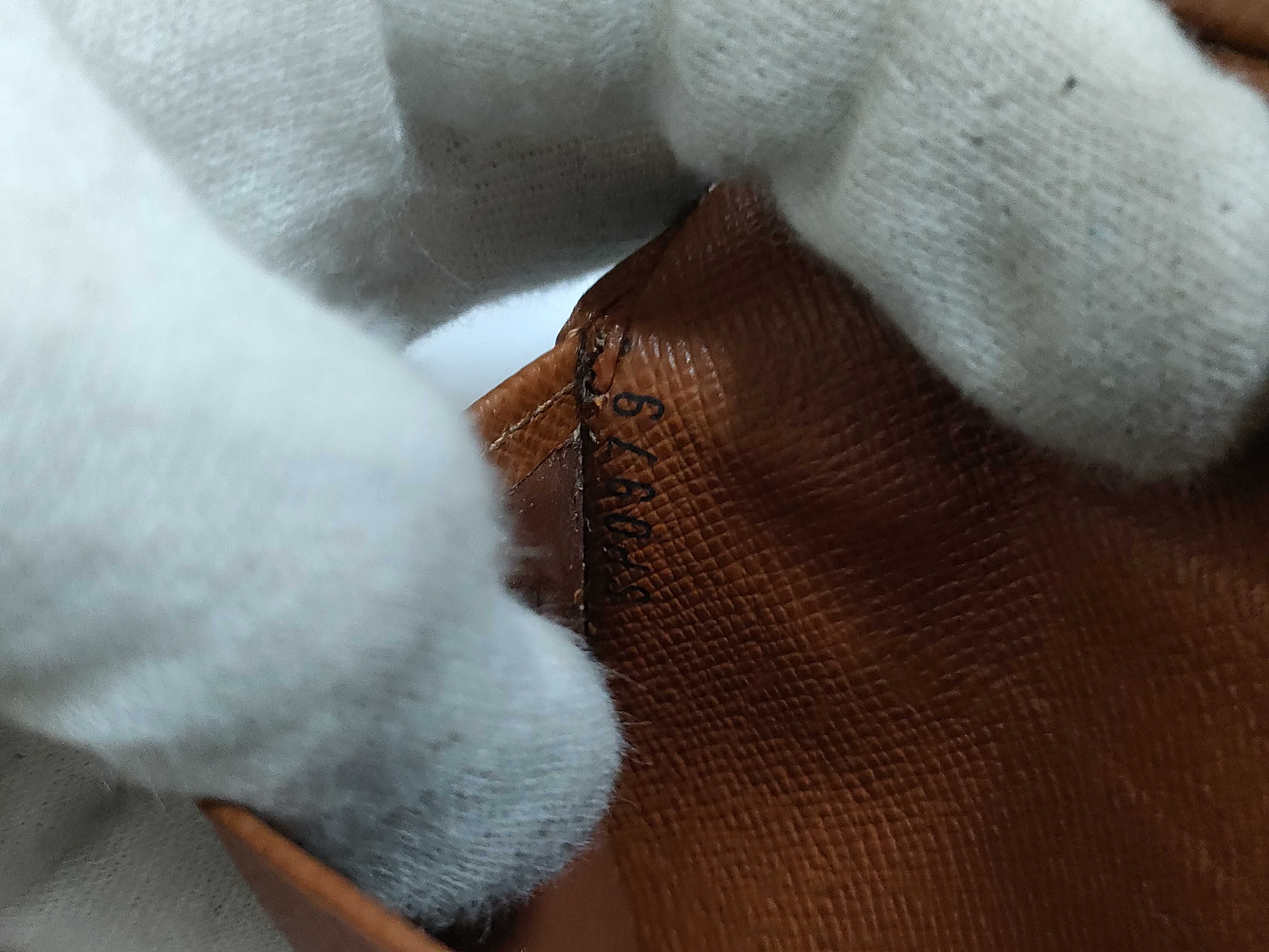 【水曜終了】(10229_0008)LOUIS VUITTON モノグラム インターナショナル 内部劣化無し 財布
