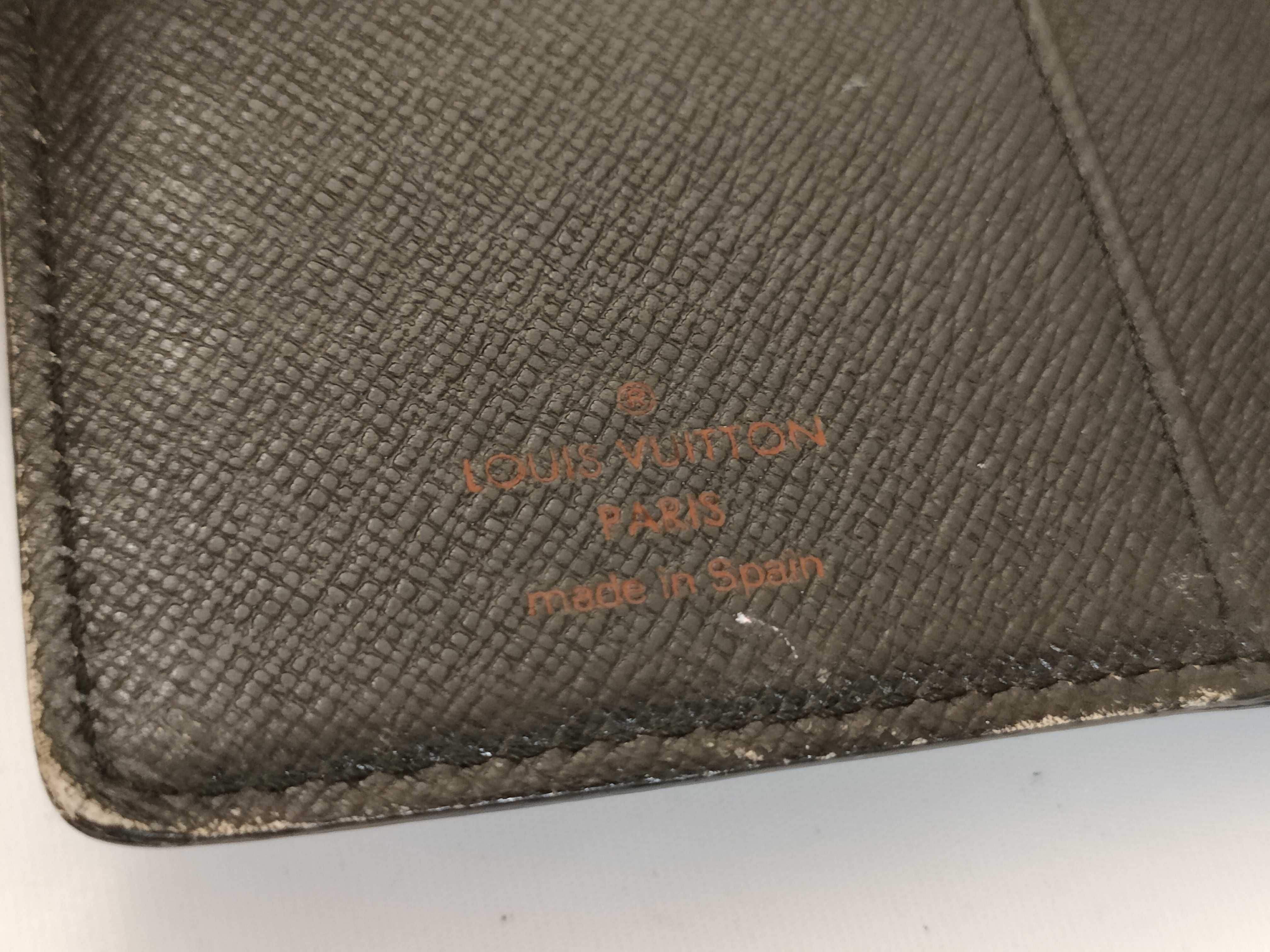 【水曜終了】(10223_0024)LOUIS VUITTON エピ ヴィトン手帳カバー/プラダ財布 手帳カバー