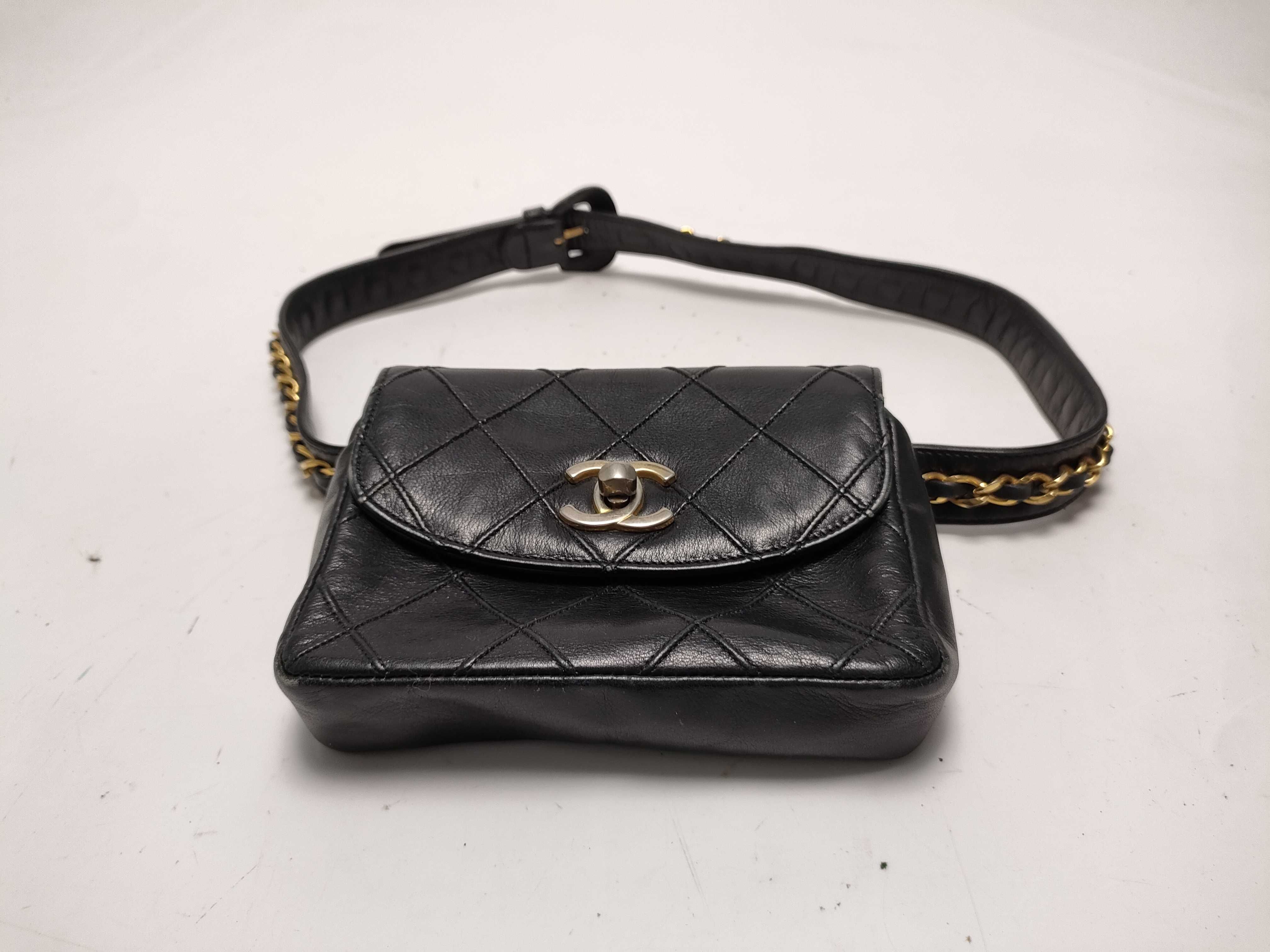 【水曜終了】(10228_0007)CHANEL ラムスキン ウエストポーチ/黒 ウエストバッグ