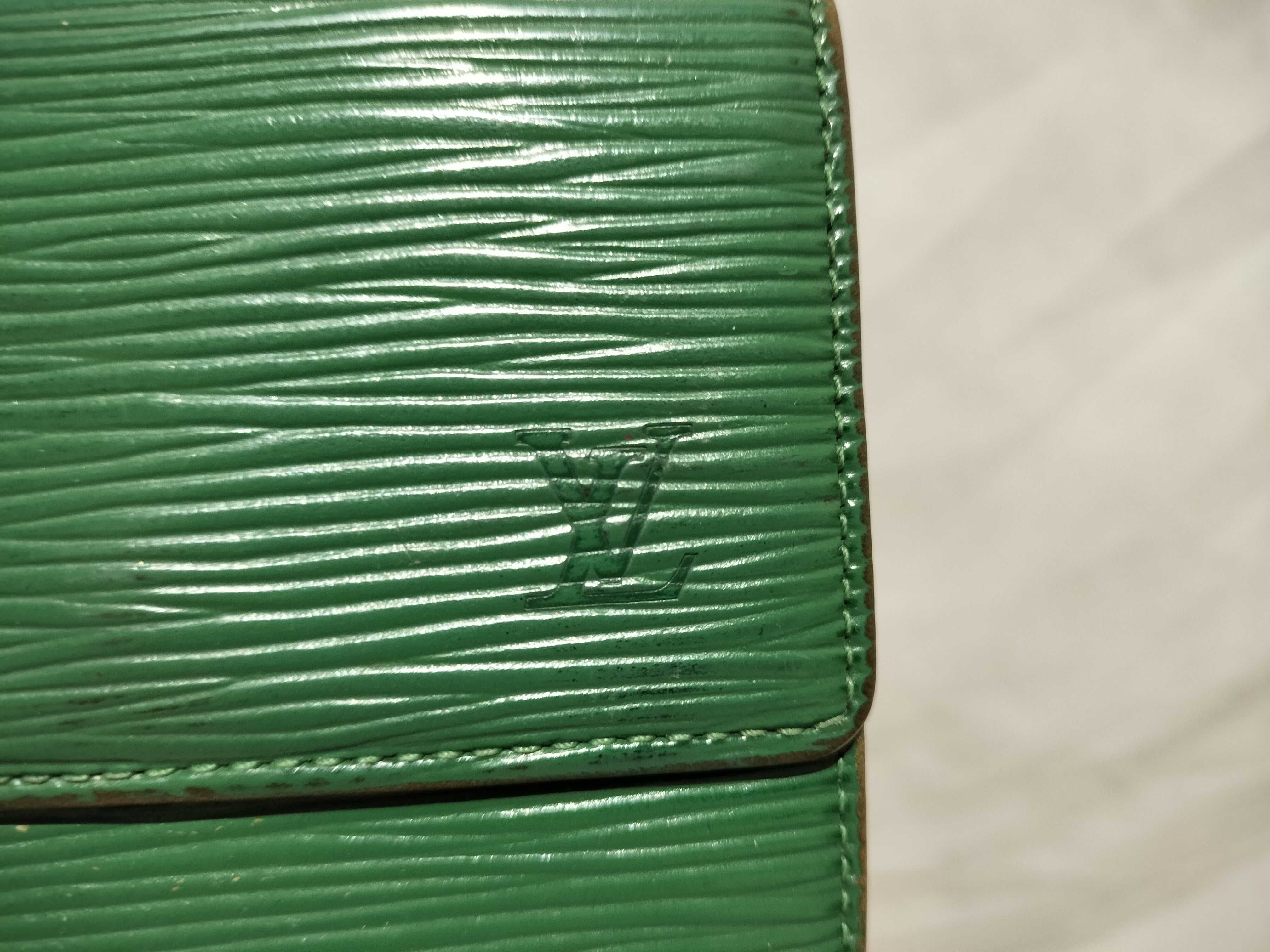【水曜終了】(10229_0340)LOUIS VUITTON エピ 折財布 財布