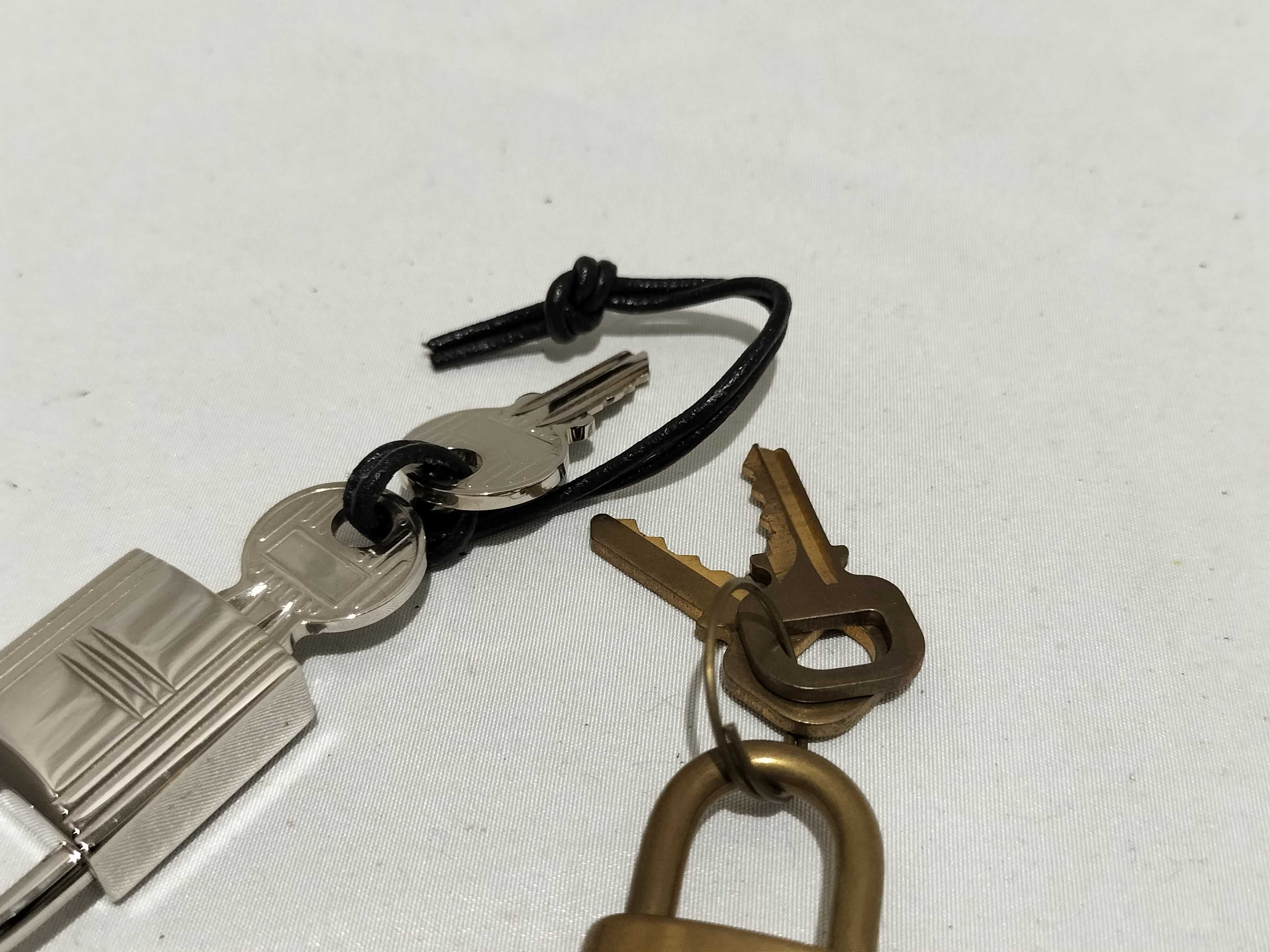 【水曜終了】(10223_0095)HERMES エルメス カデナ シルバー 鍵2個 68/ヴィトン パドロック 鍵2個 339*2 その他小物