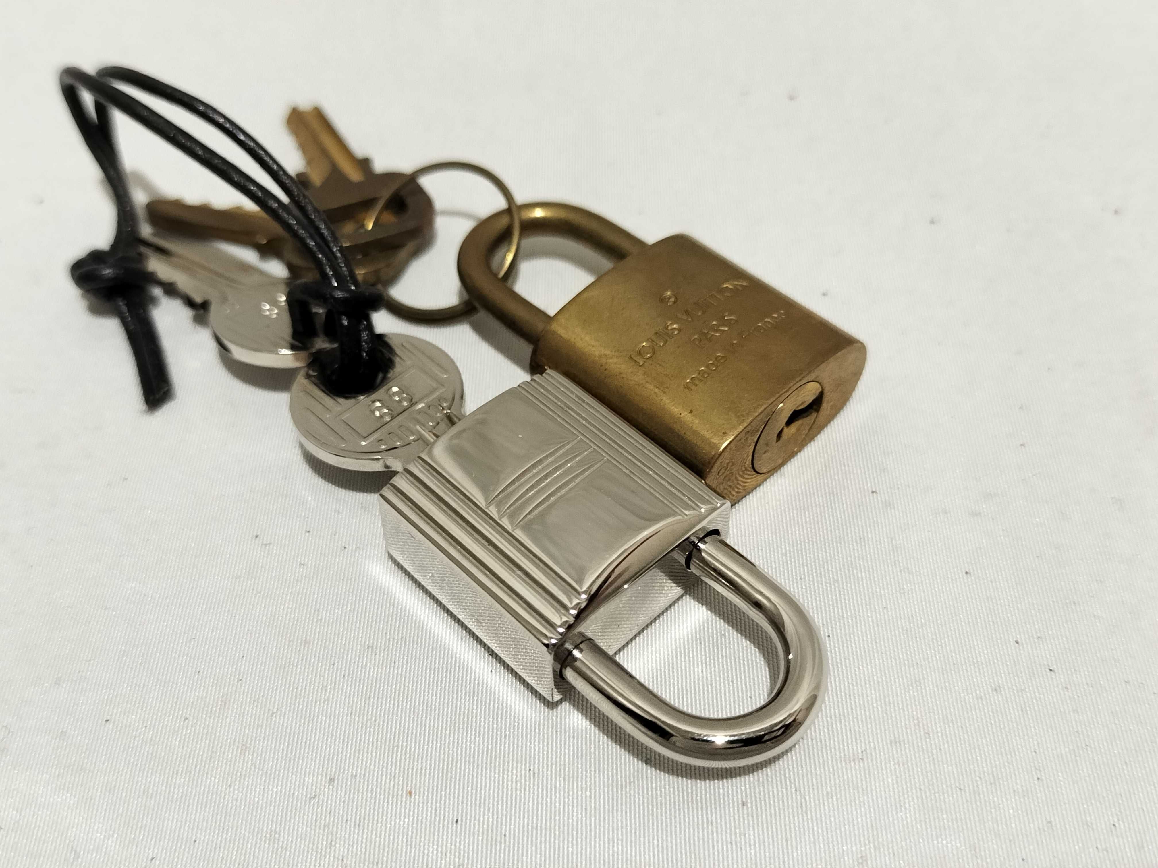 【水曜終了】(10223_0095)HERMES エルメス カデナ シルバー 鍵2個 68/ヴィトン パドロック 鍵2個 339*2 その他小物