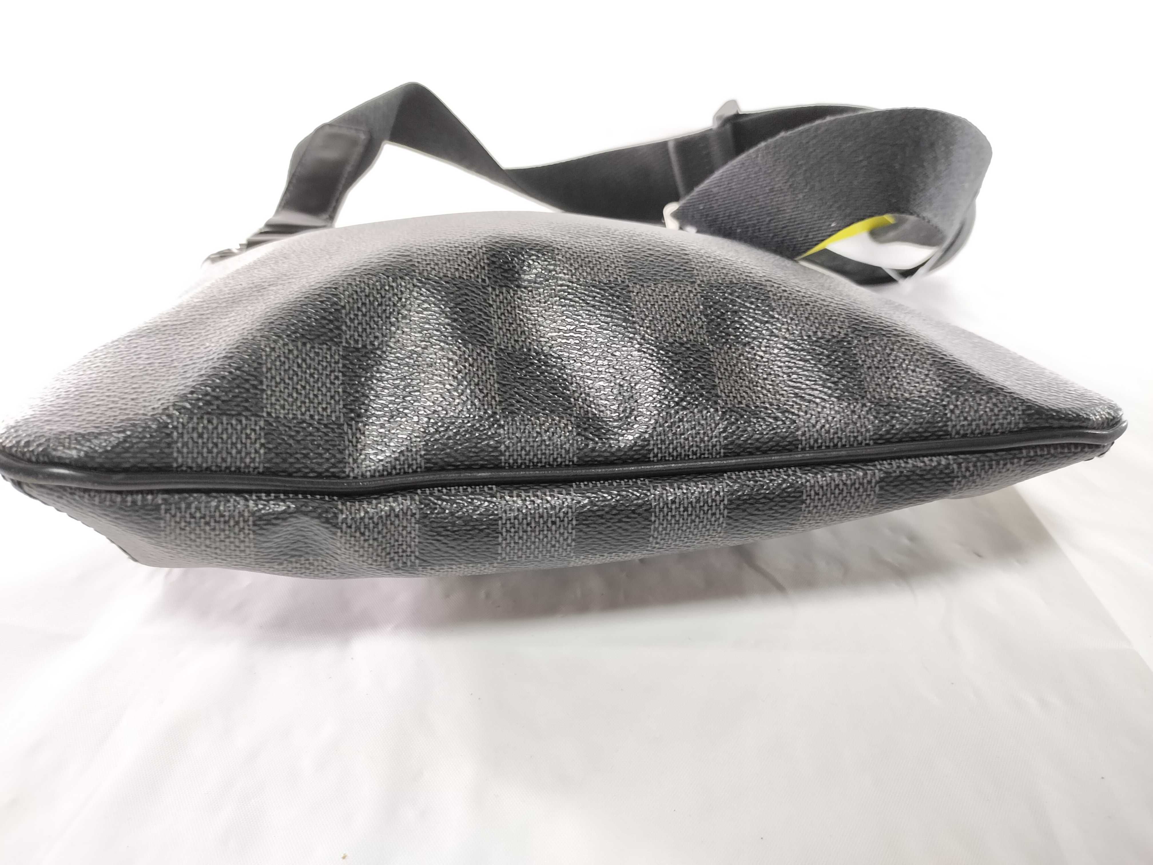【水曜終了】(10229_0081)LOUIS VUITTON ダミエ グラフィット トマス ショルダーバッグ