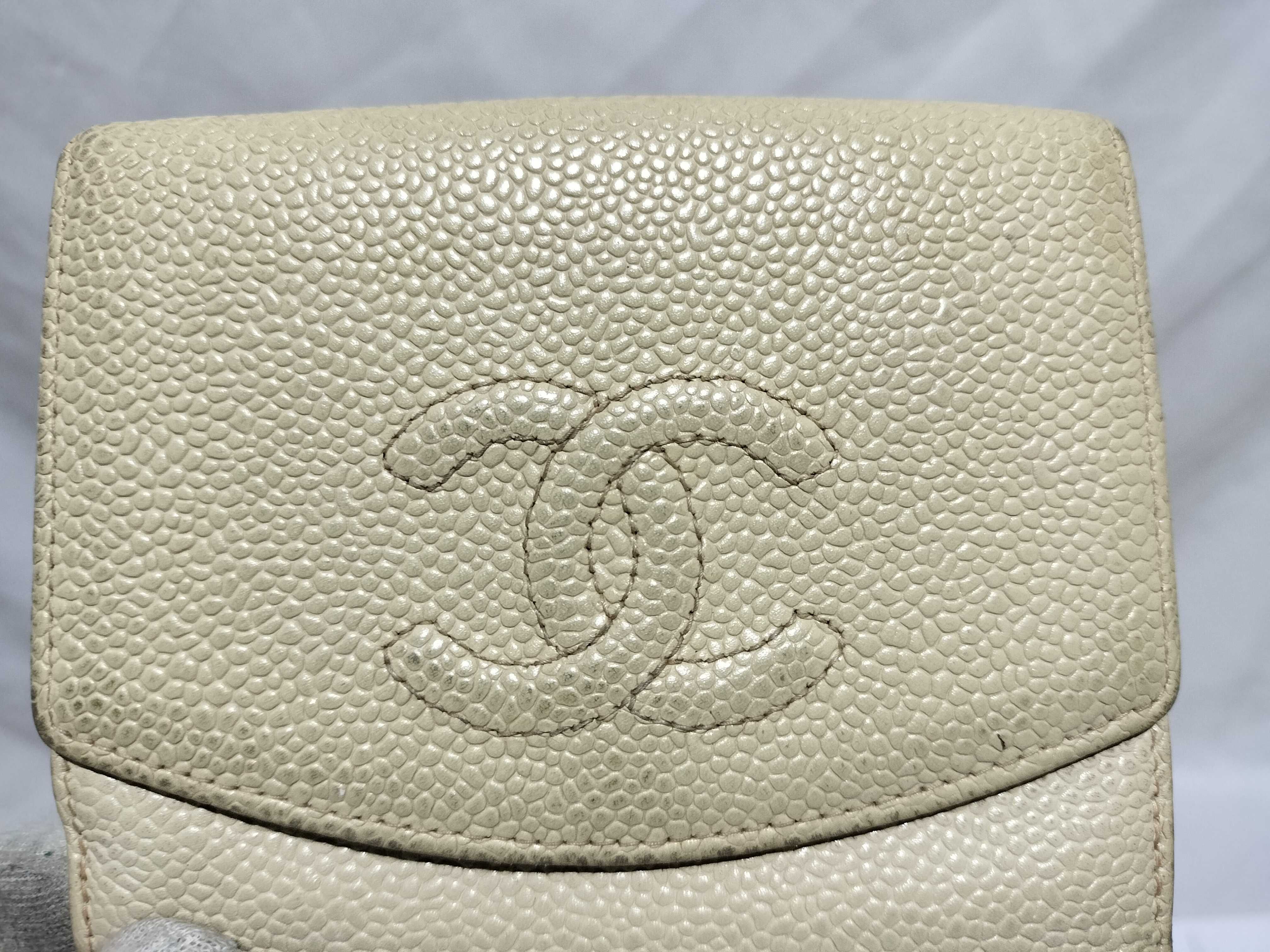 【水曜終了】(10228_0119)CHANEL キャビアスキン 2つ折り財布 ココマーク ホワイト 財布