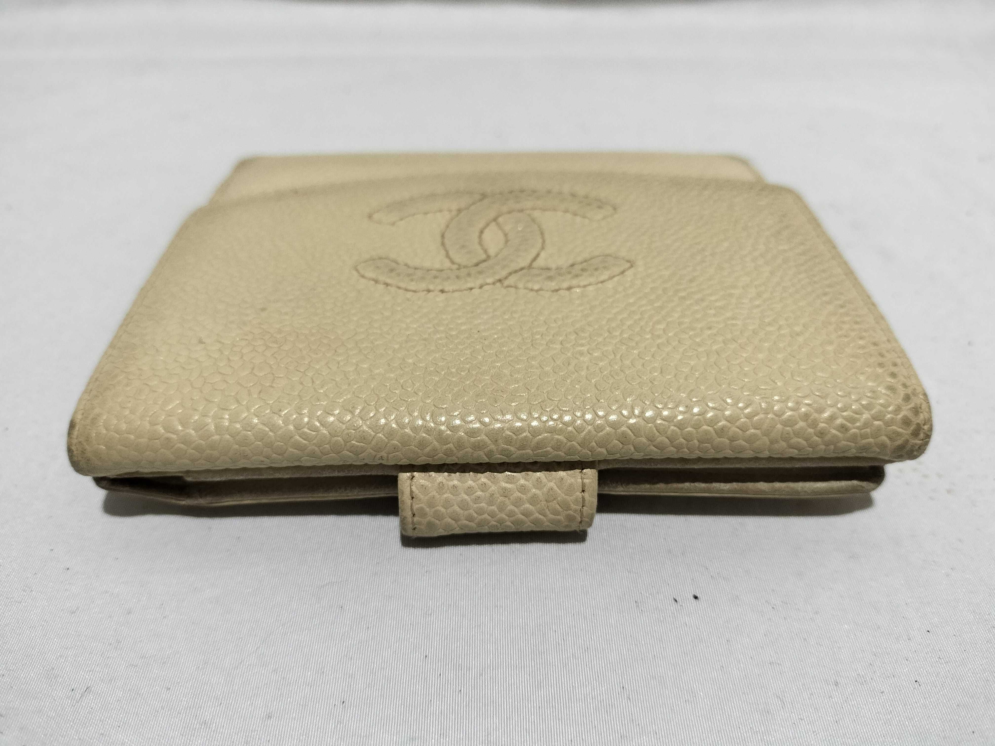 【水曜終了】(10228_0119)CHANEL キャビアスキン 2つ折り財布 ココマーク ホワイト 財布