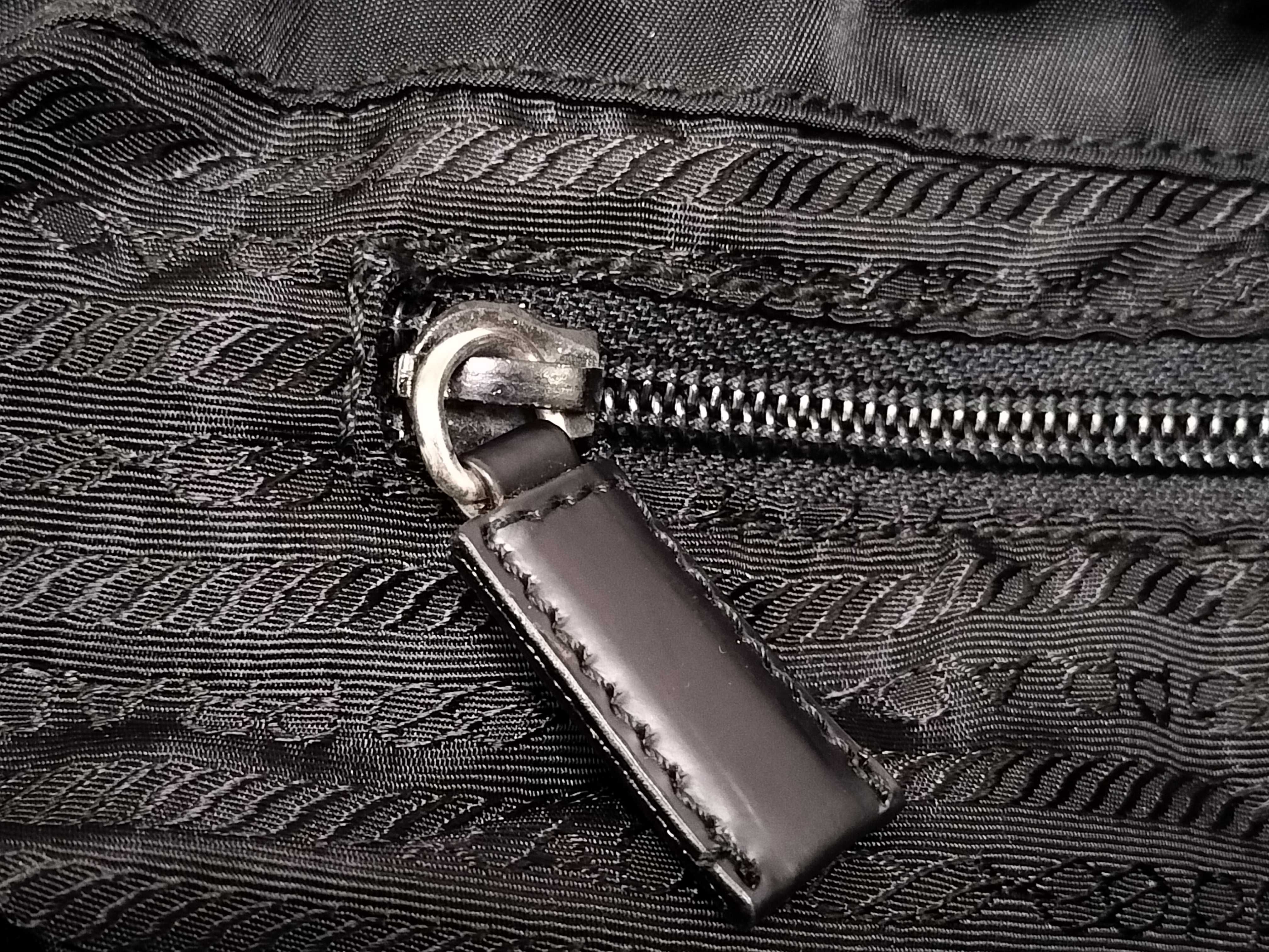 【水曜終了】(10220_0307)PRADA ナイロン ポケット付リュック ブラック リュックサック