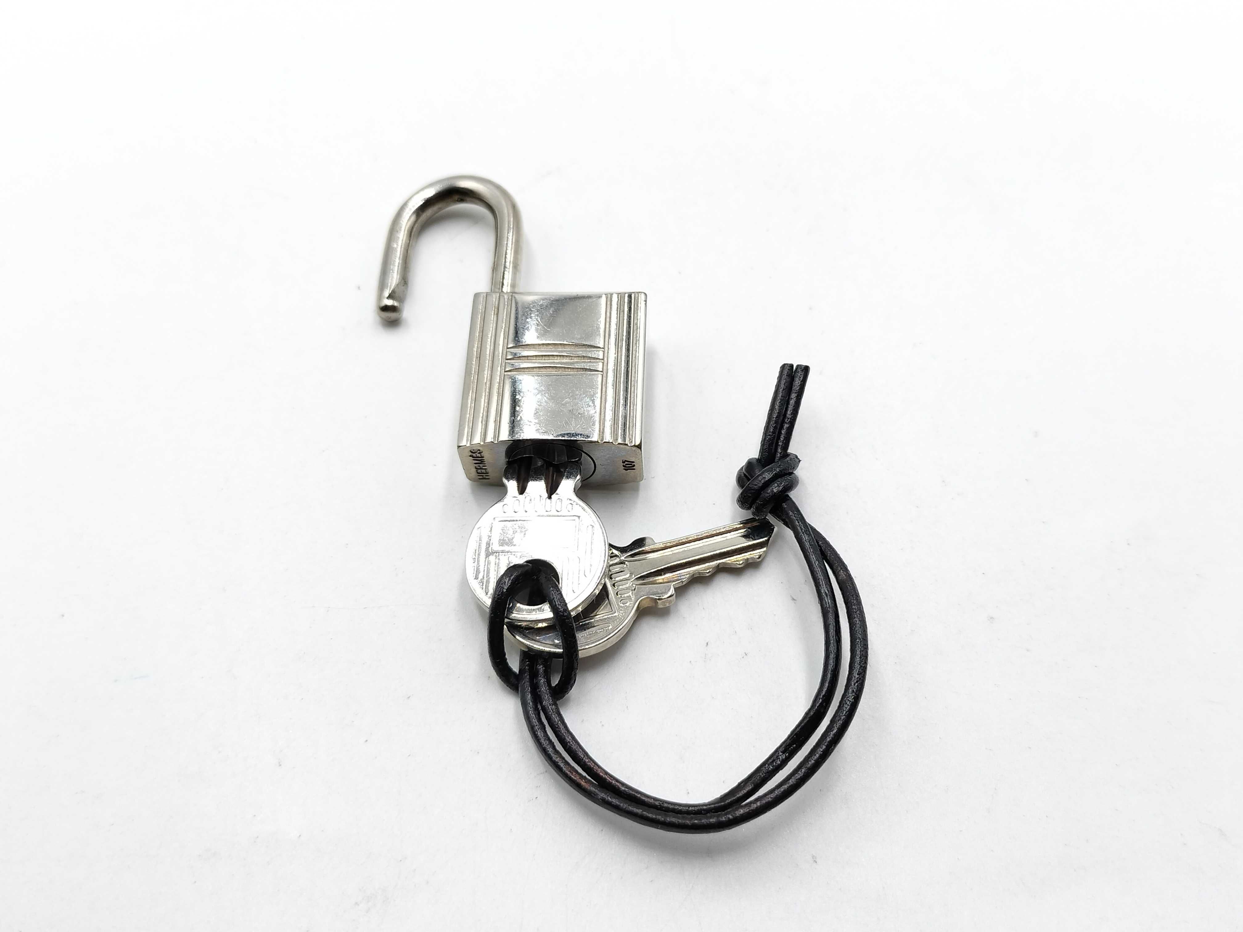 【水曜終了】(10227_0032)HERMES カデナ No.107 鍵2本 その他小物