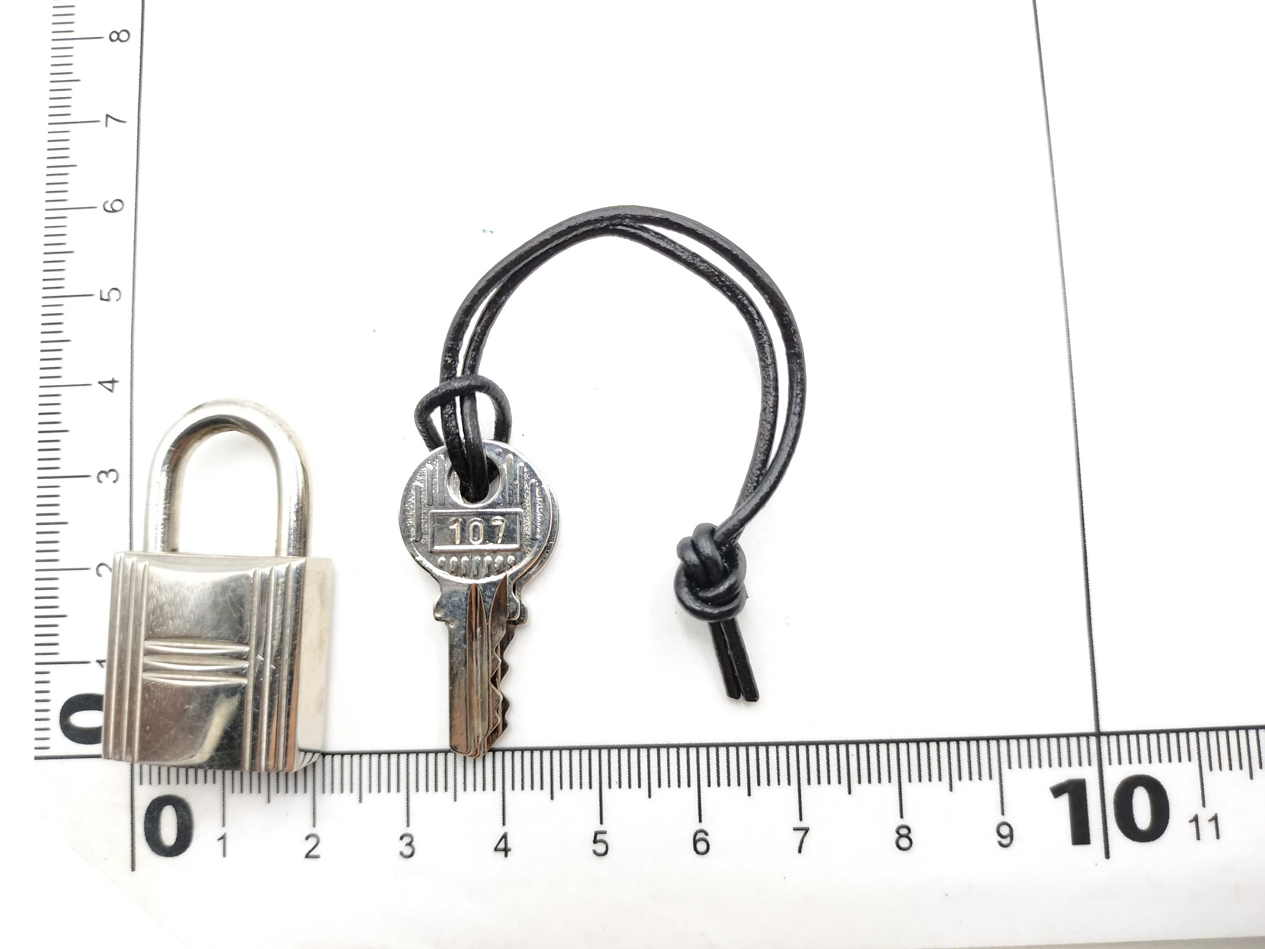 【水曜終了】(10227_0032)HERMES カデナ No.107 鍵2本 その他小物