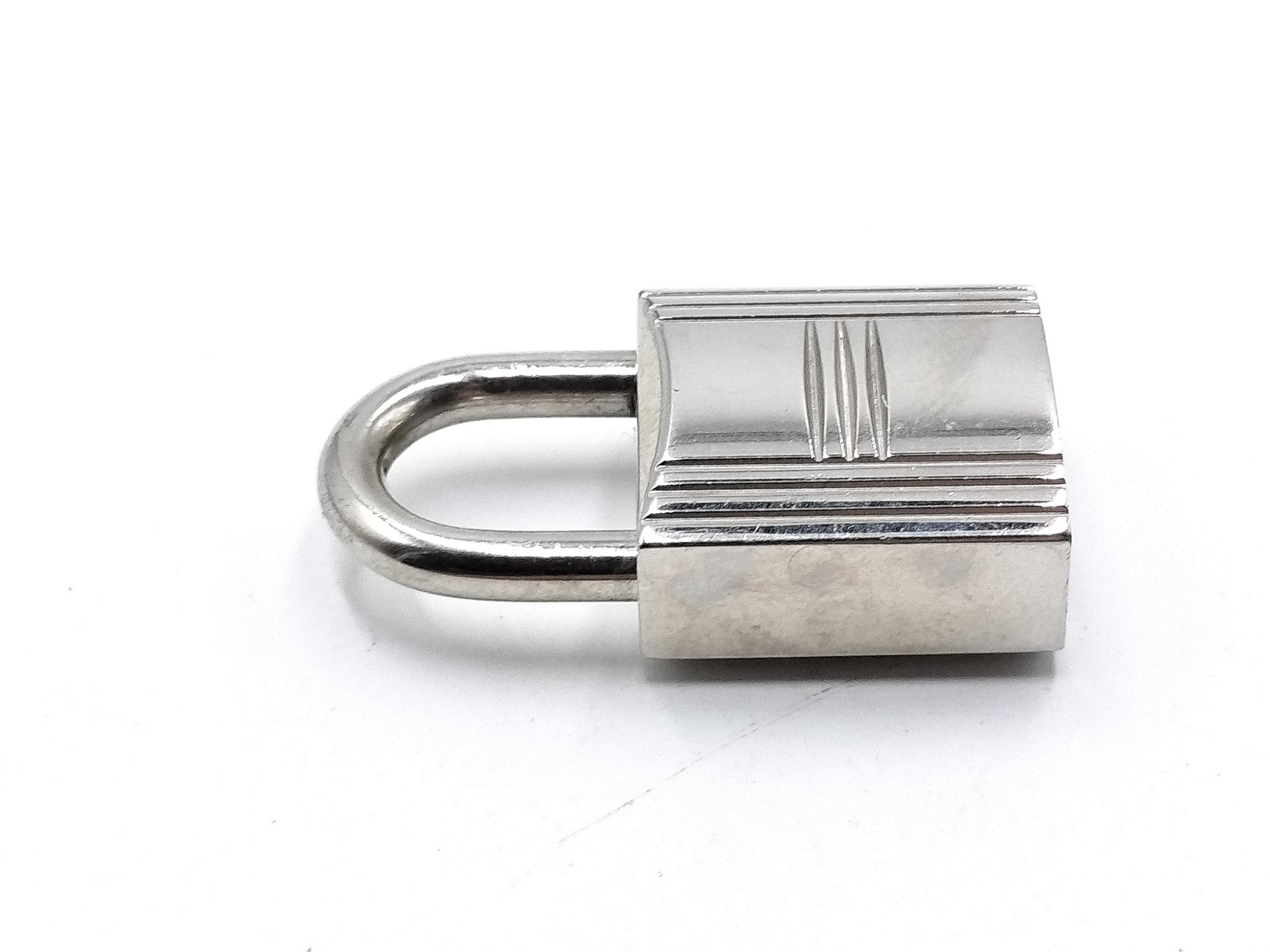 【水曜終了】(10227_0032)HERMES カデナ No.107 鍵2本 その他小物