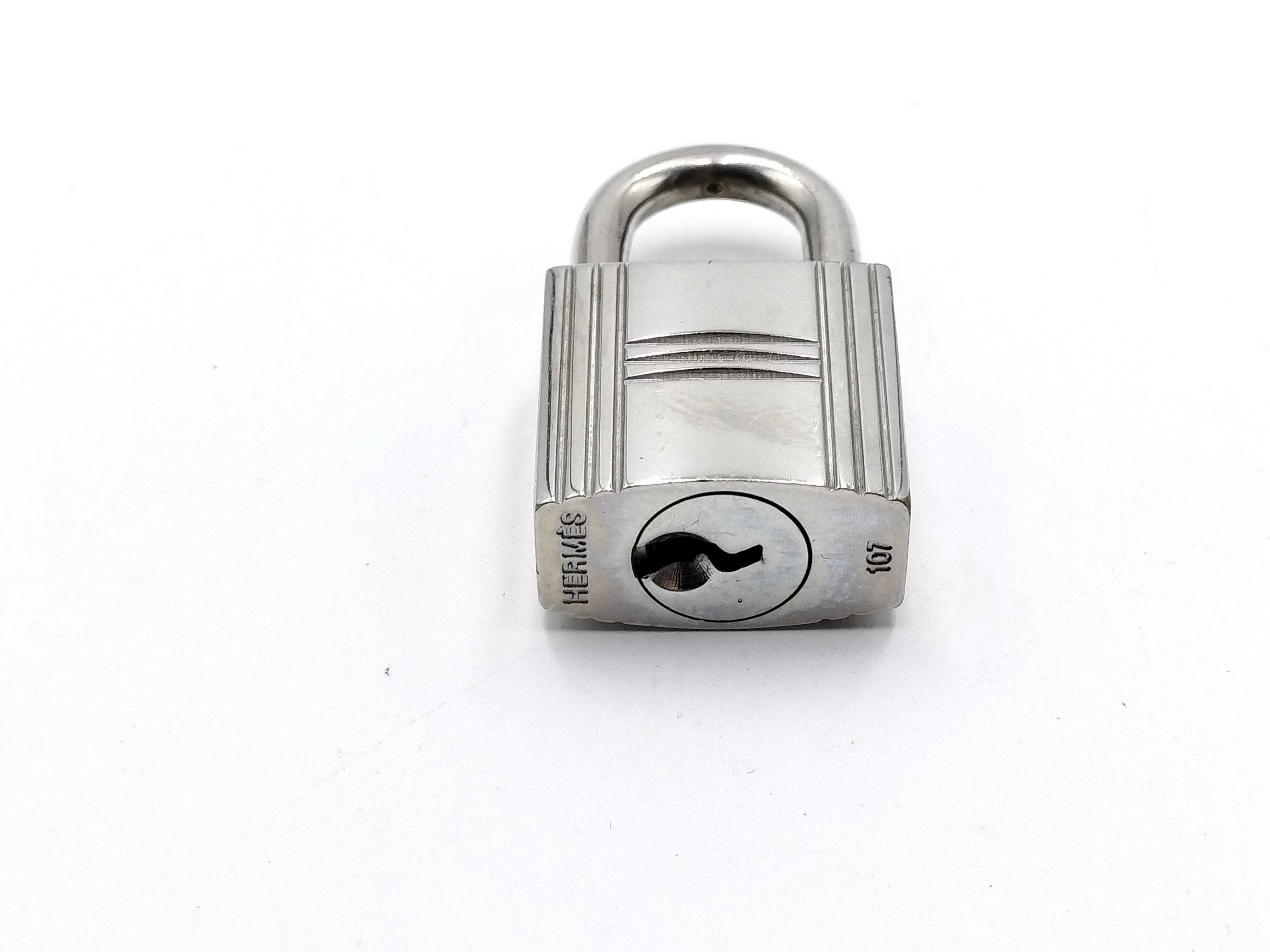 【水曜終了】(10227_0032)HERMES カデナ No.107 鍵2本 その他小物