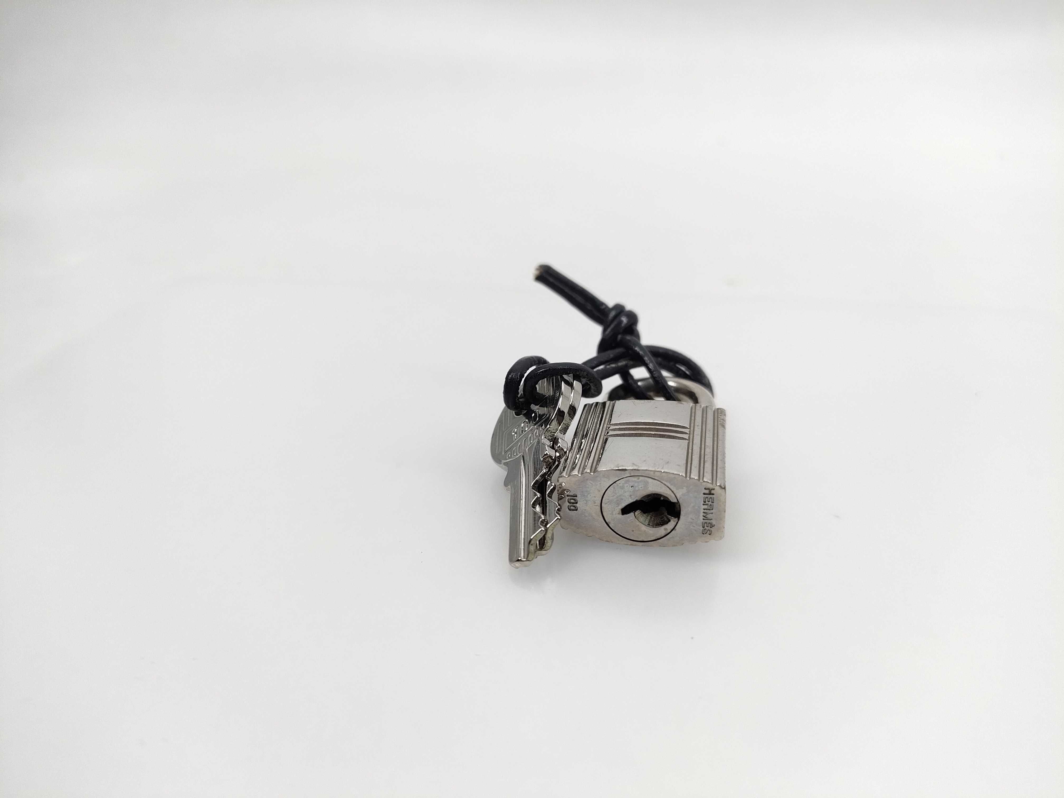 【水曜終了】(10223_0097)HERMES カデナ/鍵2つ付き その他小物