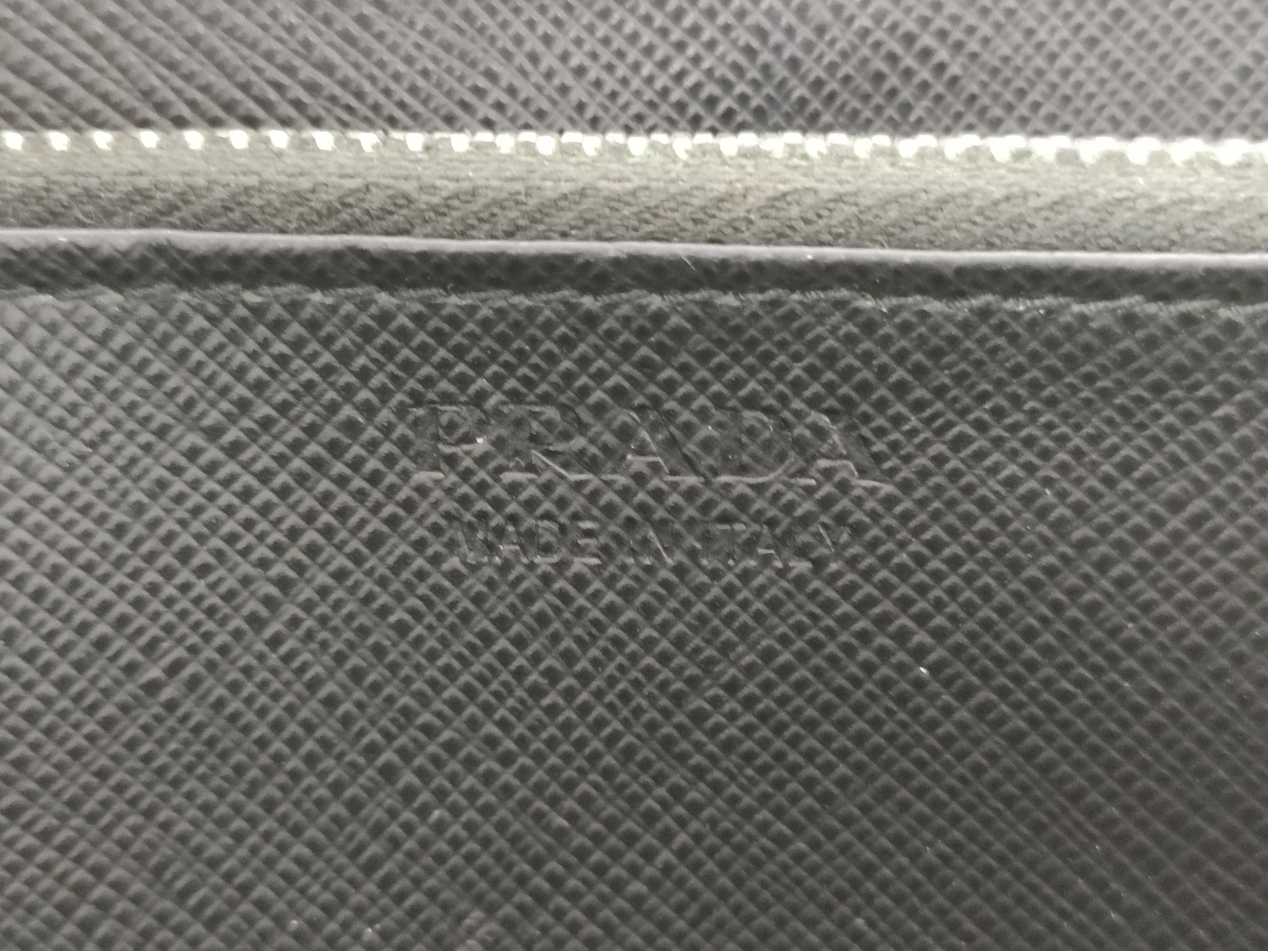【水曜終了】(10230_0252)PRADA 長財布 ストライプライン ラウンドファスナー 財布