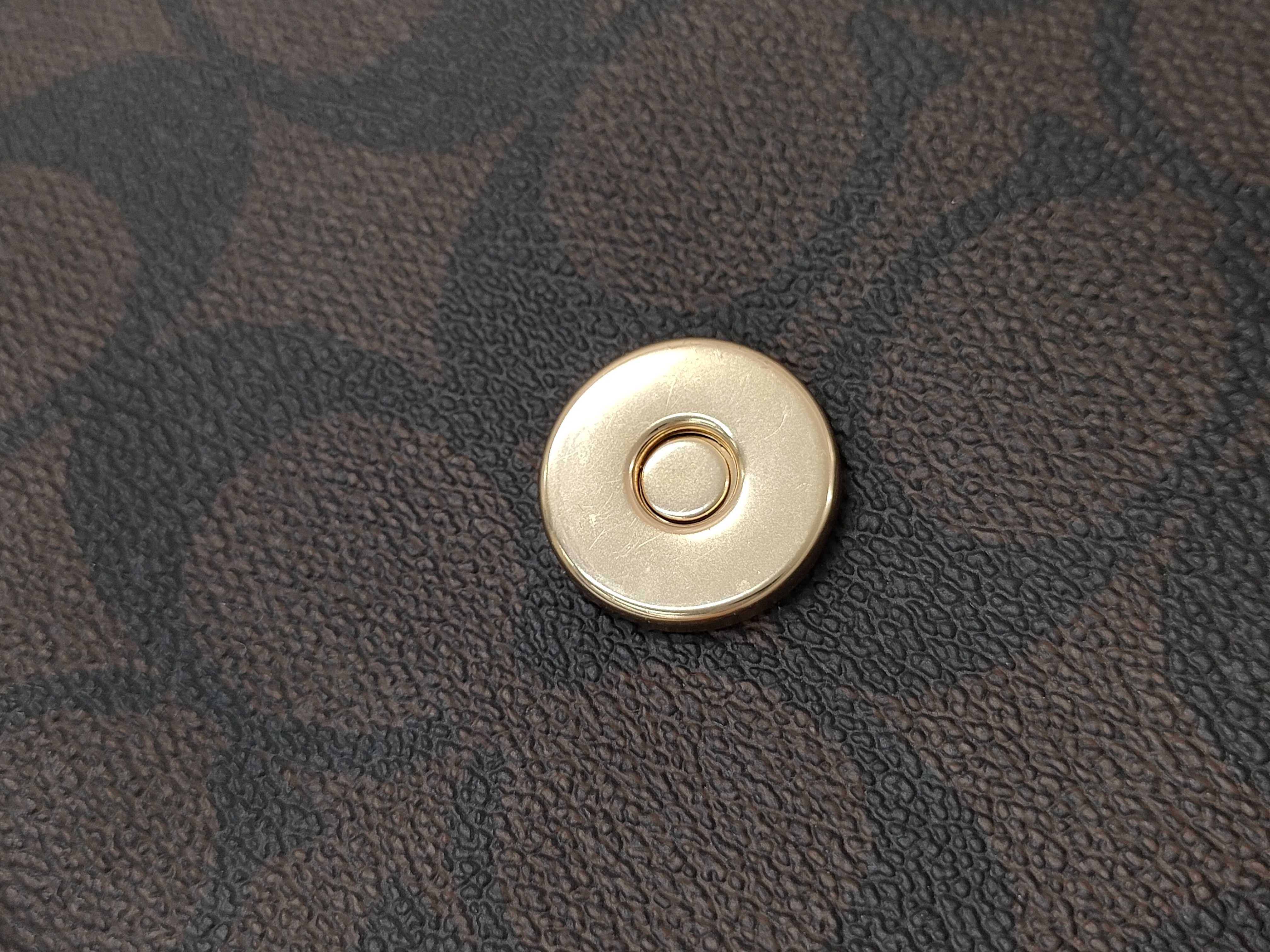 【水曜終了】(10221_0019)GUCCI GG プチマーモント コンパクト ウォレット 箱有 財布
