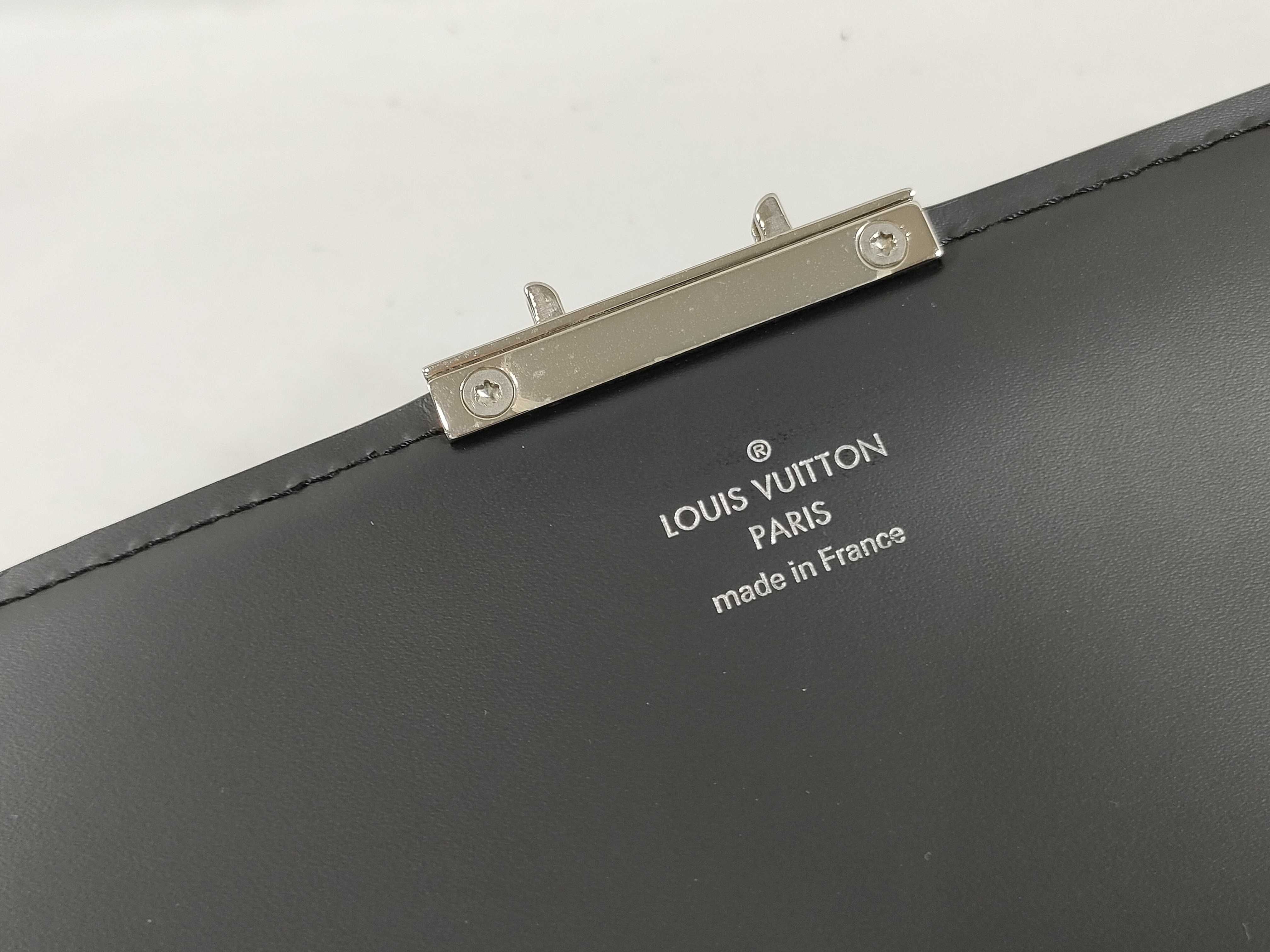 【水曜終了】(10218_0070)LOUIS VUITTON エピ ポシェット・テムズ M42742 LA2220 セカンドバッグ