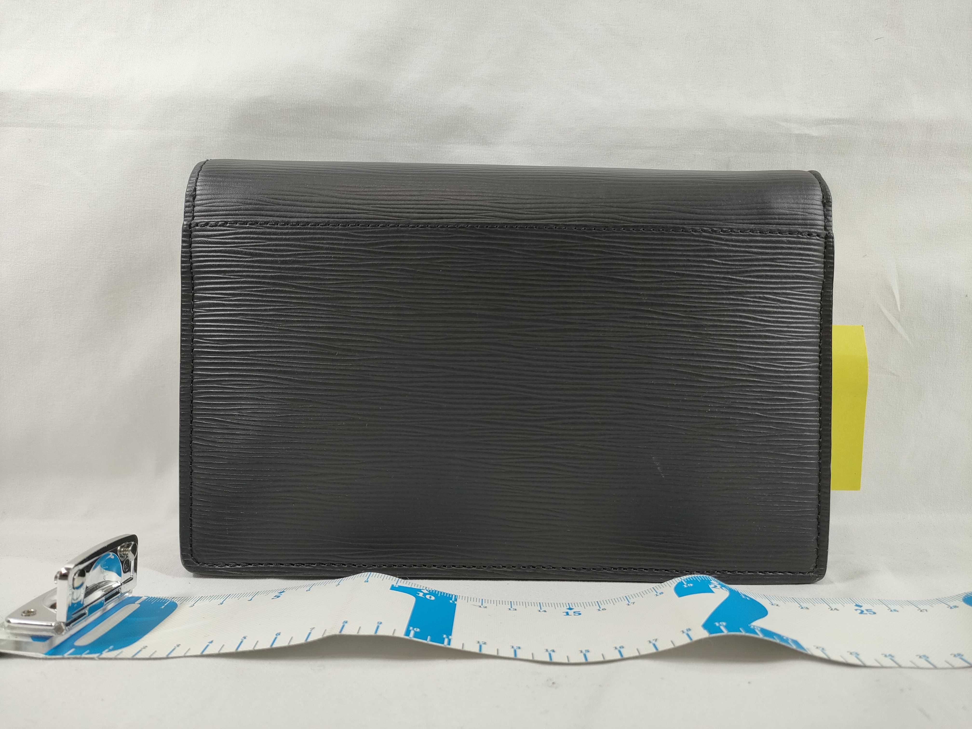 【水曜終了】(10218_0070)LOUIS VUITTON エピ ポシェット・テムズ M42742 LA2220 セカンドバッグ