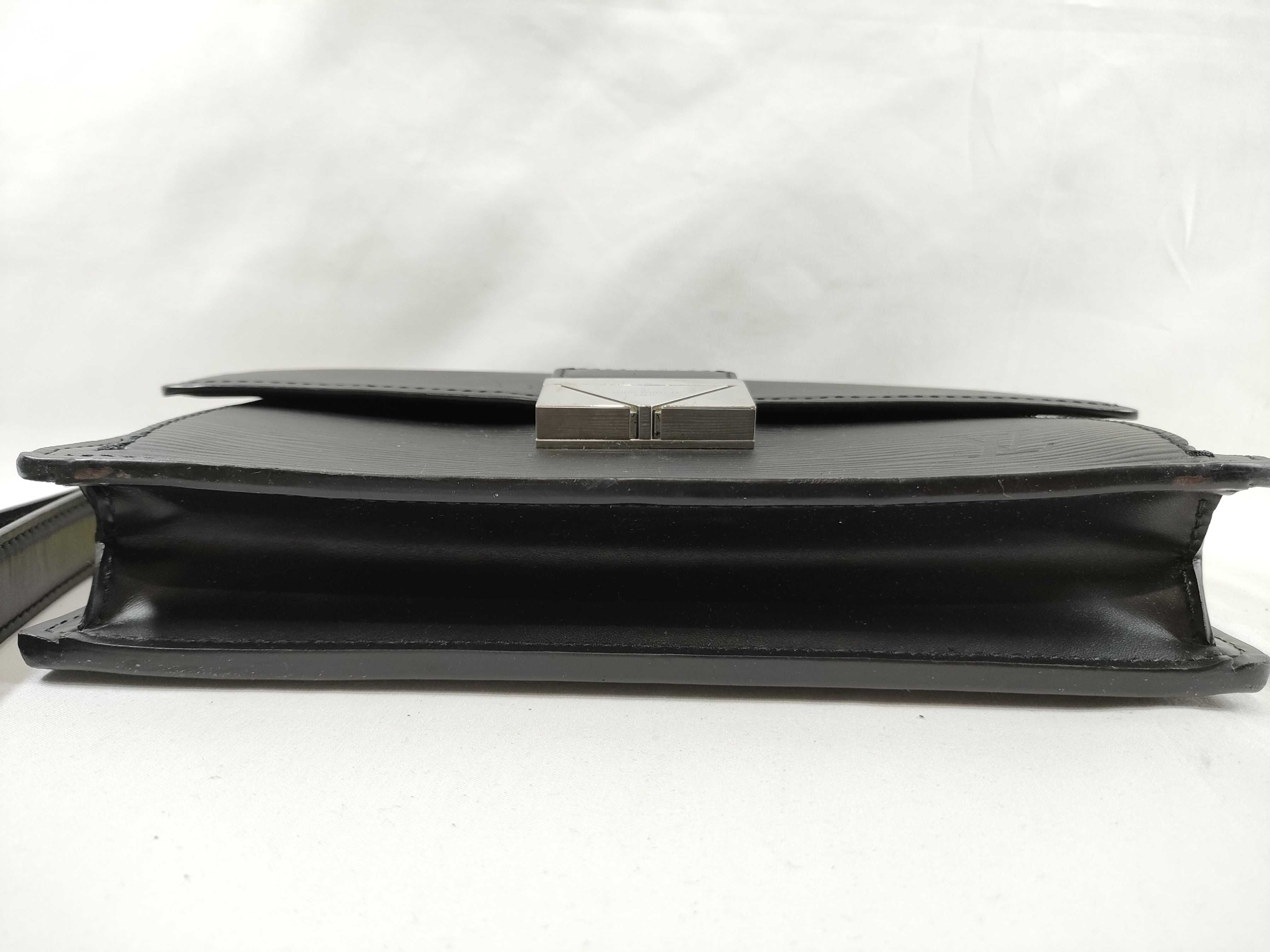 【水曜終了】(10218_0070)LOUIS VUITTON エピ ポシェット・テムズ M42742 LA2220 セカンドバッグ