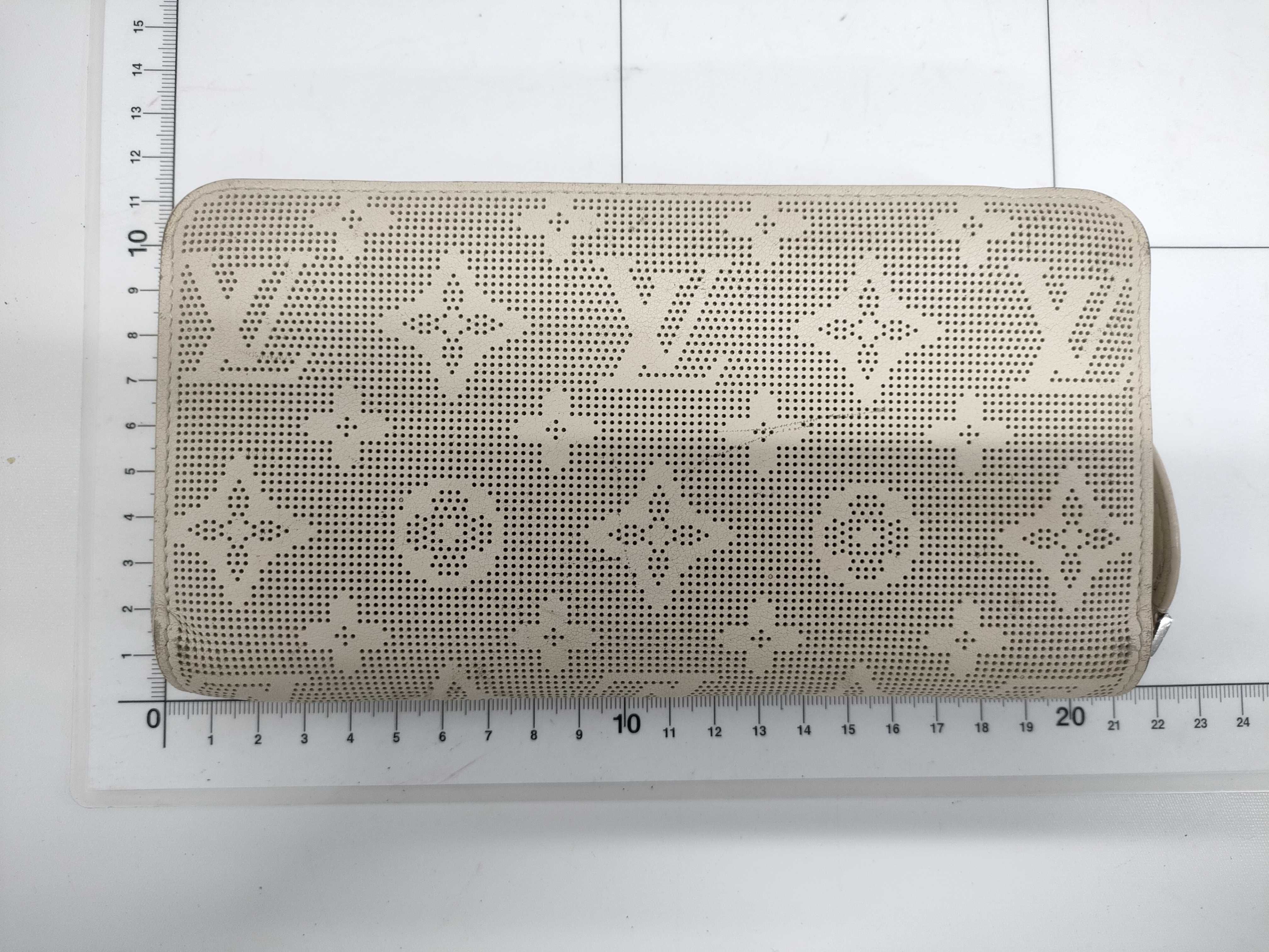 【水曜終了】(10229_0254)LOUIS VUITTON M83029 マヒナ・リバース 財布
