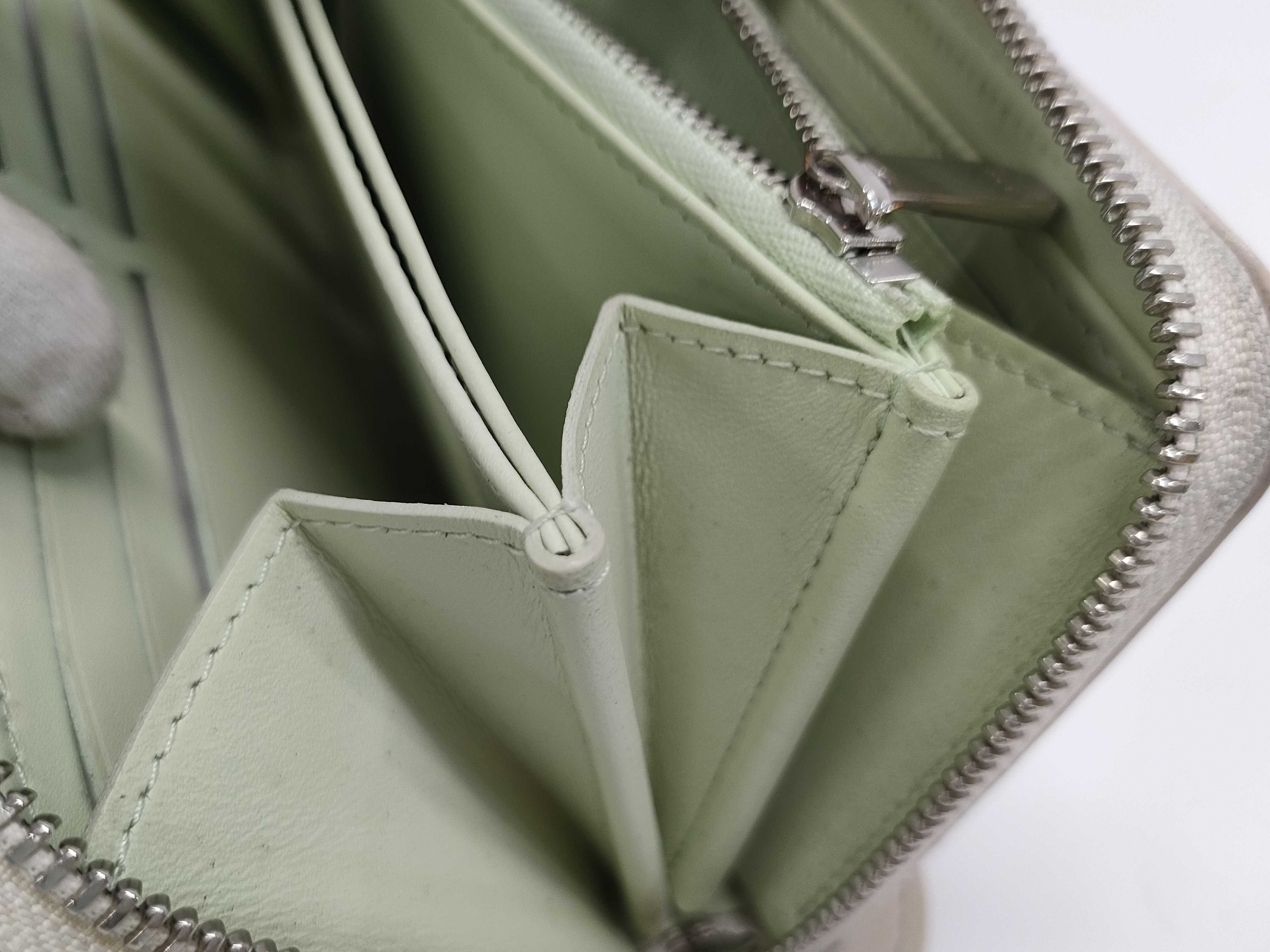 【水曜終了】(10229_0254)LOUIS VUITTON M83029 マヒナ・リバース 財布
