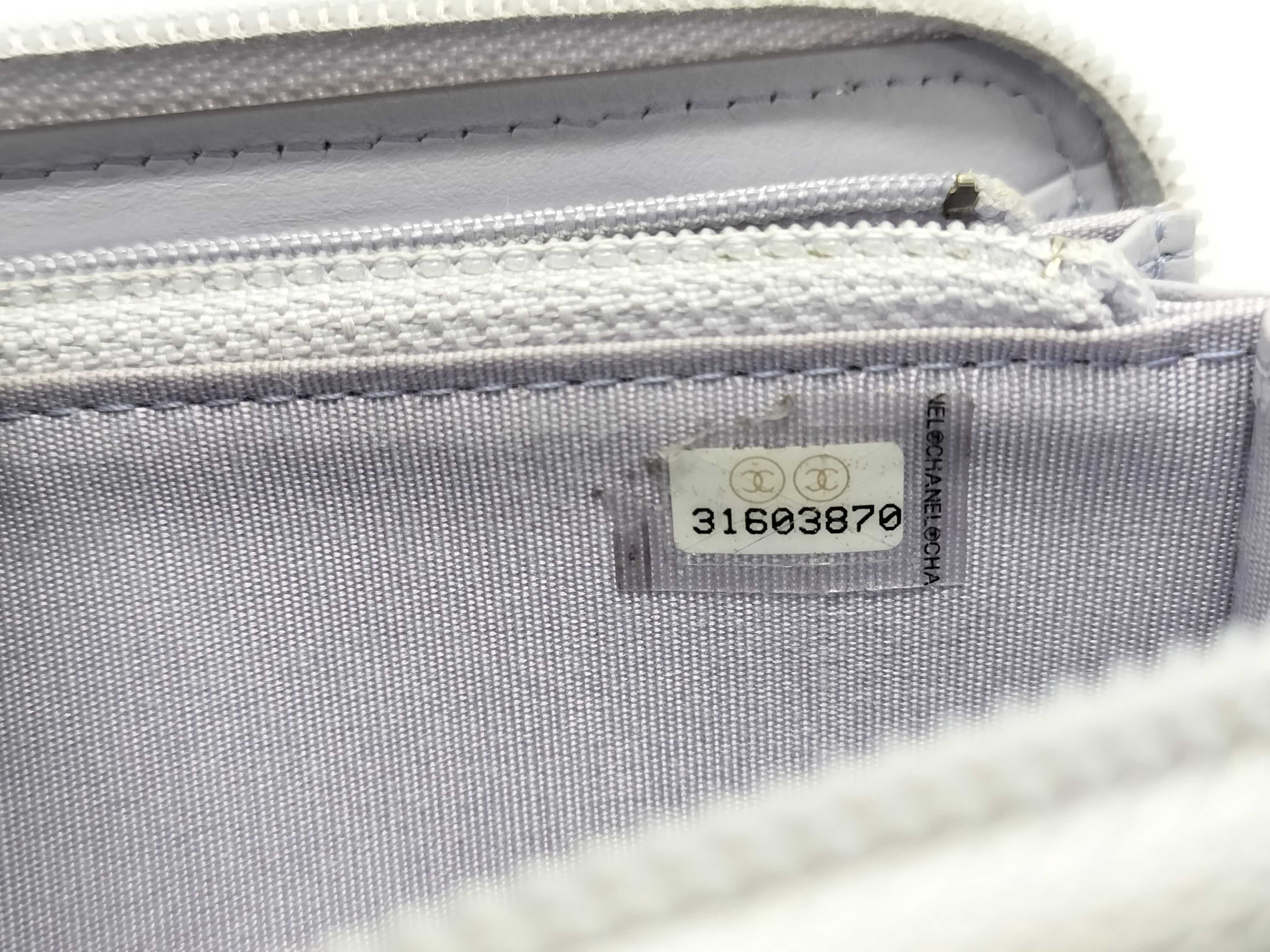 【水曜終了】(10228_0095)CHANEL キャビアスキン ボーイ ジップウォレット ミディアム 財布