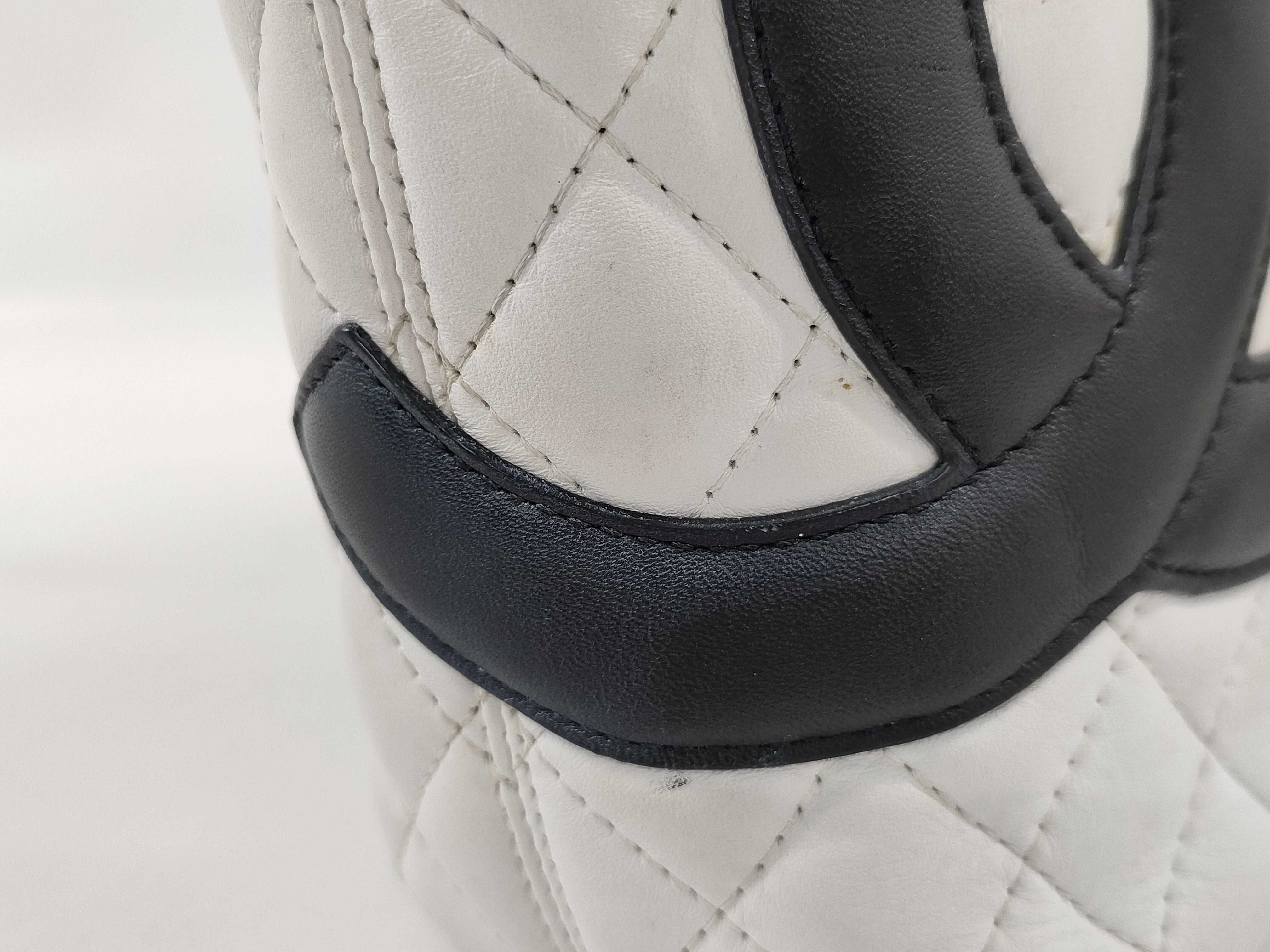 【水曜終了】(10707_0028)CHANEL シャネル カンボンライン ラムスキン ホワイトxブラック シルバー金具 トートバッグ