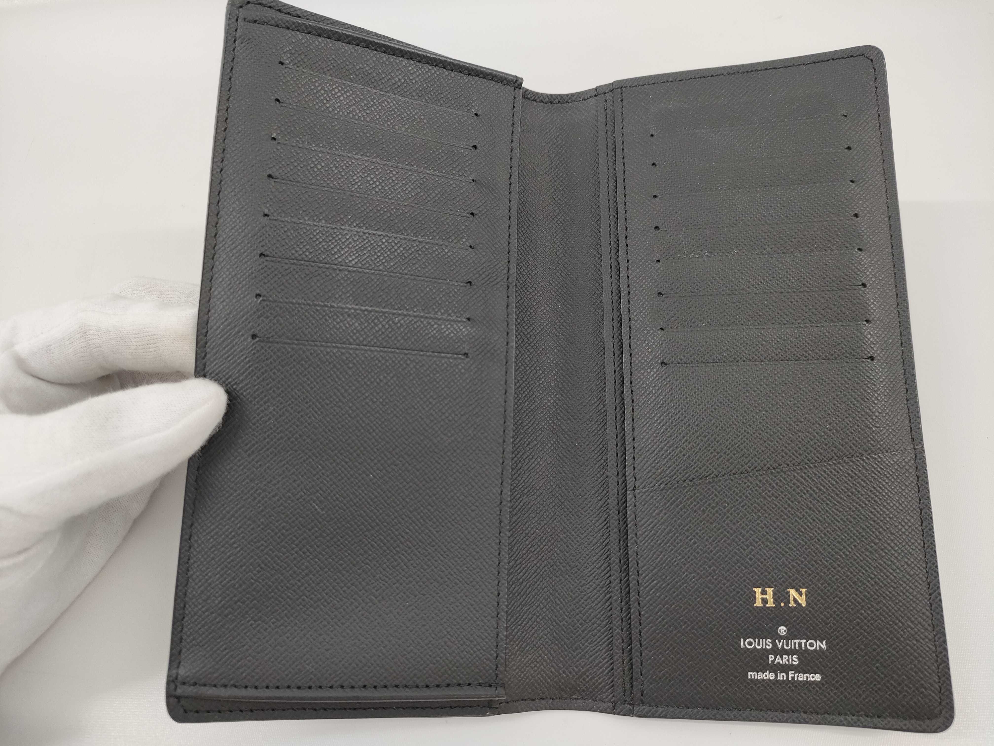 【水曜終了】(10697_0079)LOUIS VUITTON ルイヴィトン タイガ ポルトフォイユロン M30541/TA1210 イニシャル入り ブラック 札入れ