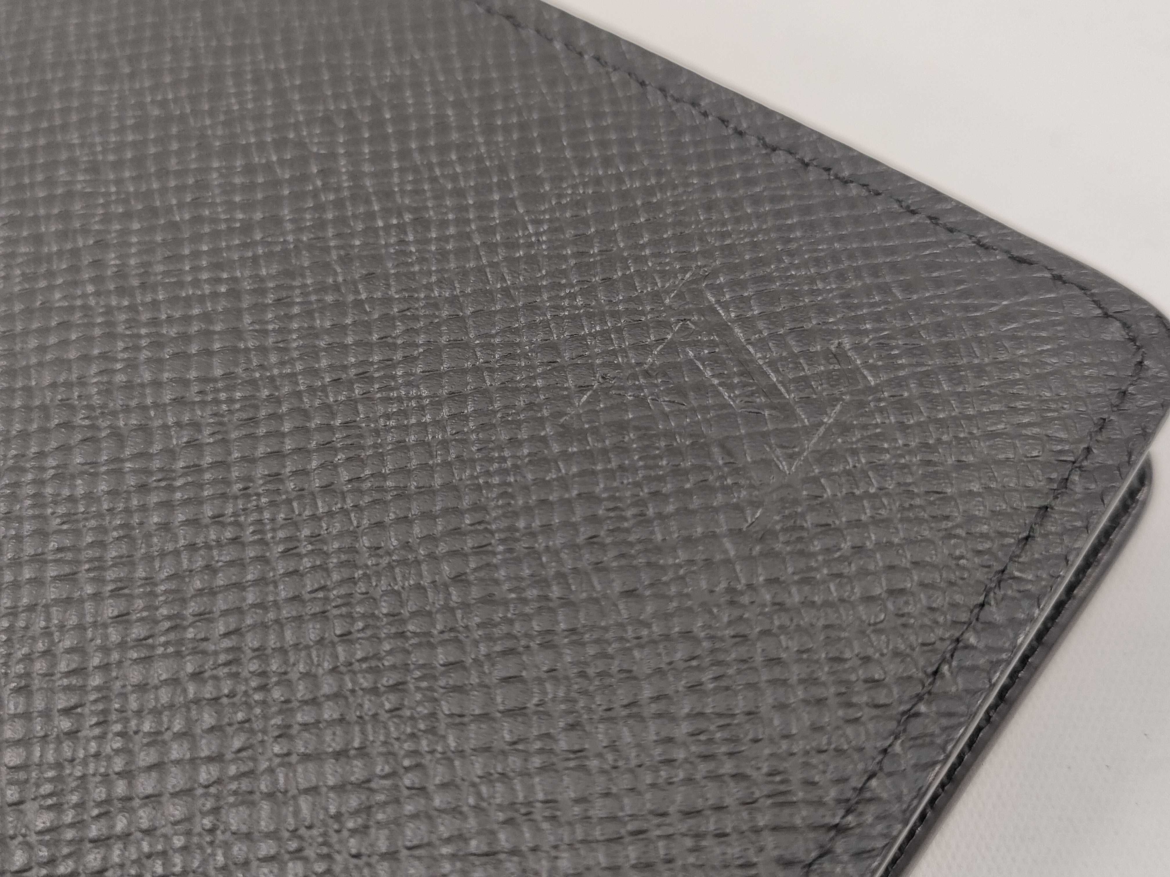 【水曜終了】(10697_0079)LOUIS VUITTON ルイヴィトン タイガ ポルトフォイユロン M30541/TA1210 イニシャル入り ブラック 札入れ