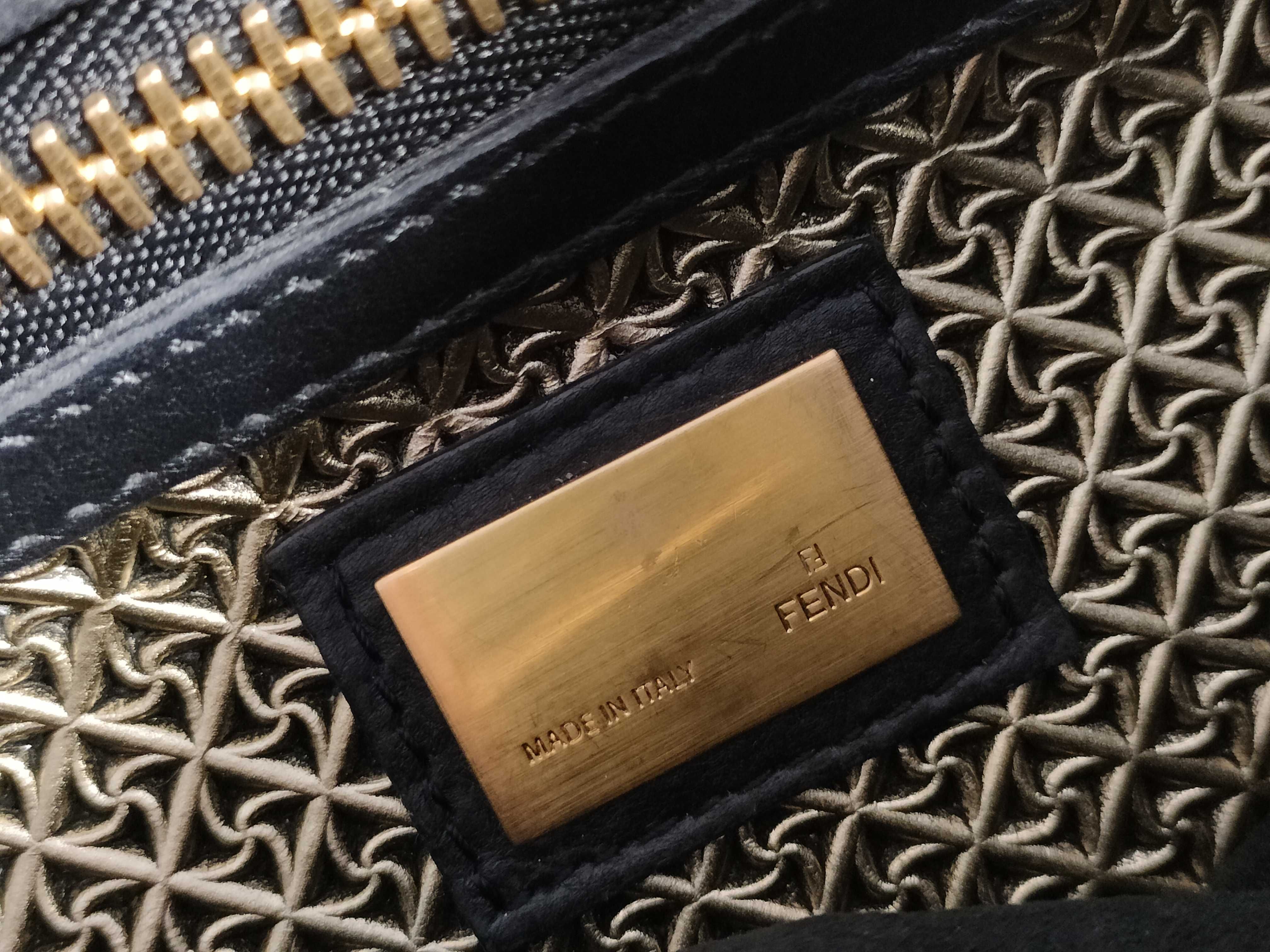 【水曜終了】(10709_0129)FENDI フェンディ ピーカブー ブラック シャイニーカーフ 2WAY 8BN211 ハンドバッグ