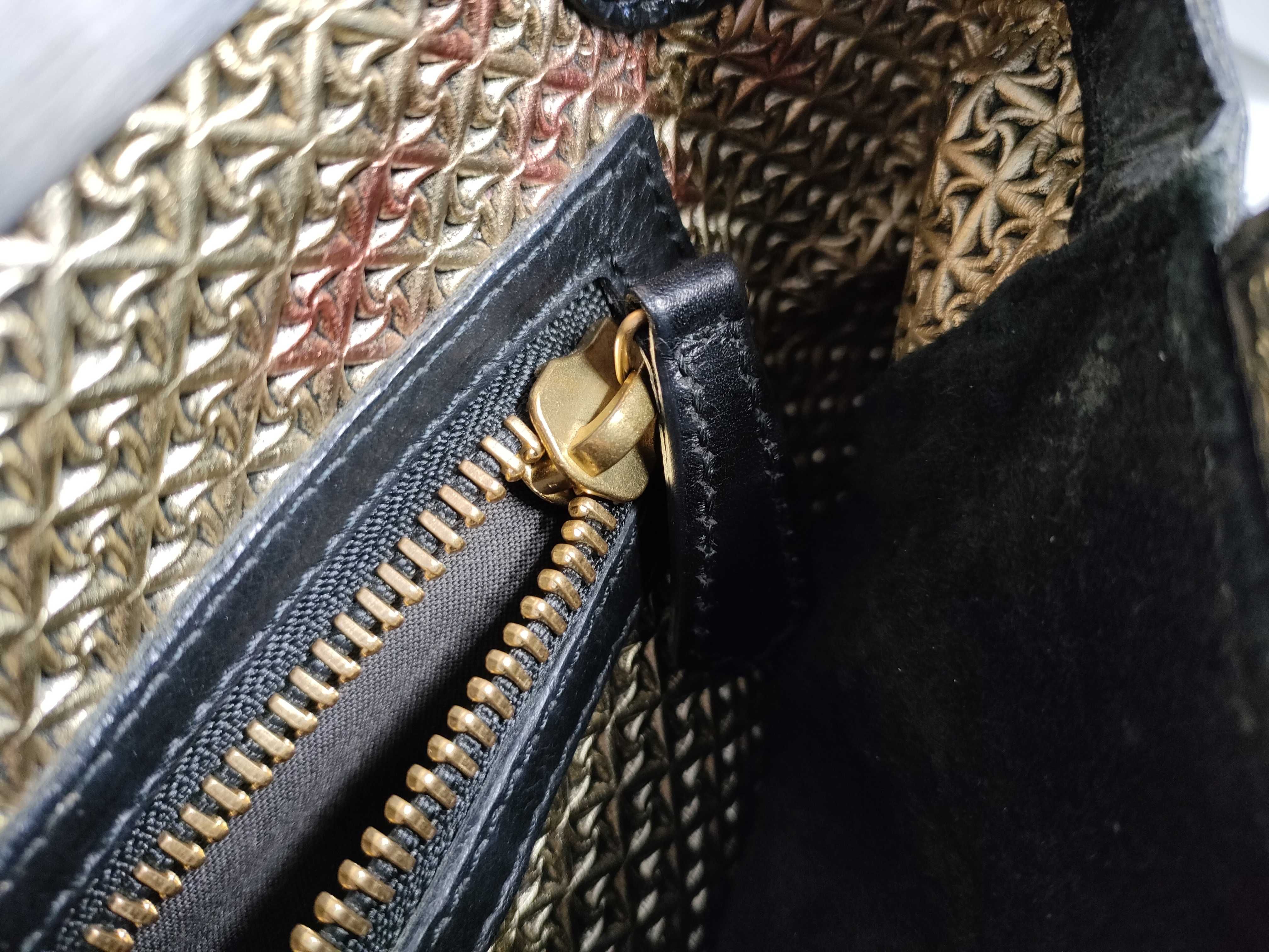 【水曜終了】(10709_0129)FENDI フェンディ ピーカブー ブラック シャイニーカーフ 2WAY 8BN211 ハンドバッグ