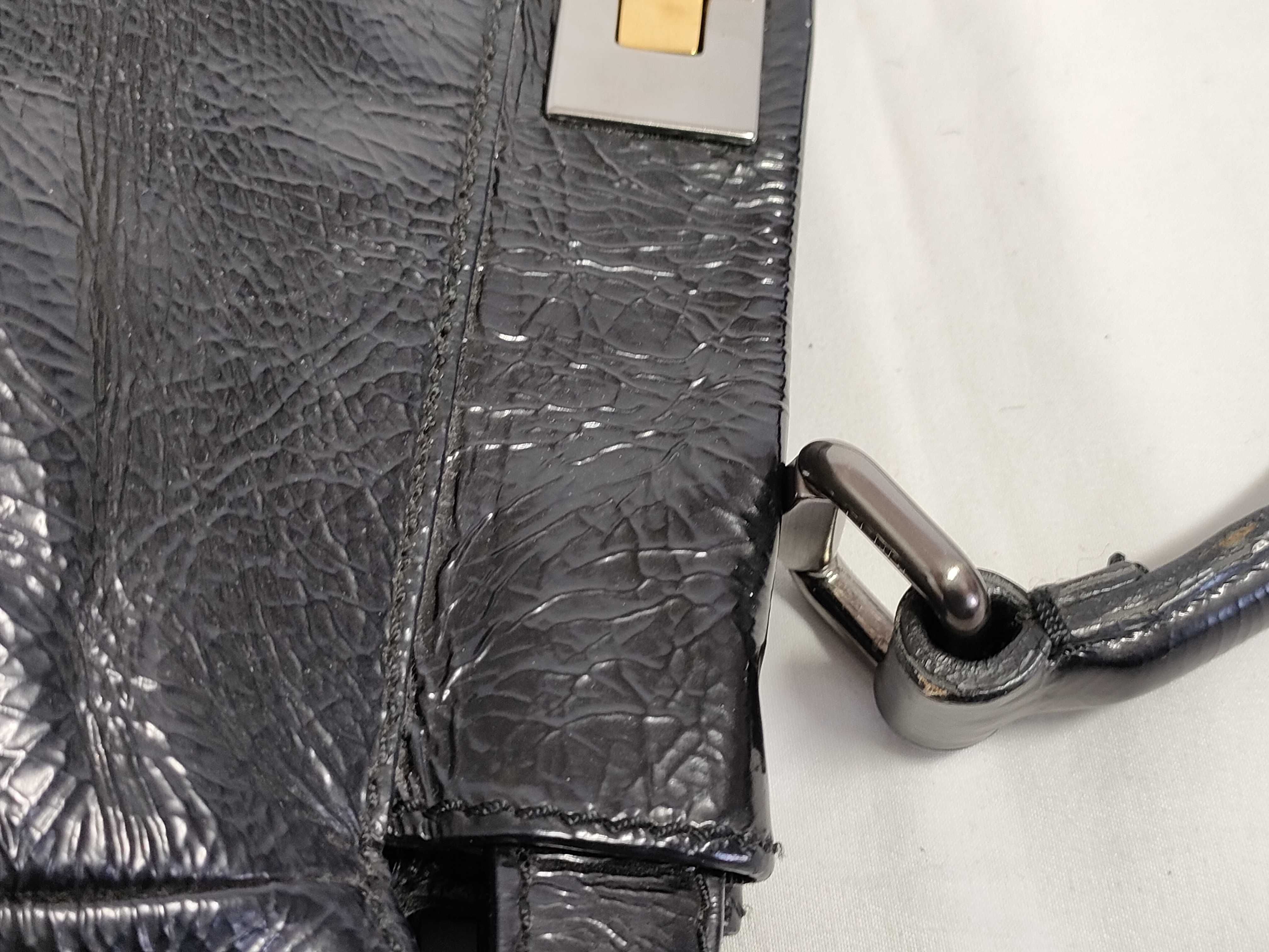 【水曜終了】(10709_0129)FENDI フェンディ ピーカブー ブラック シャイニーカーフ 2WAY 8BN211 ハンドバッグ