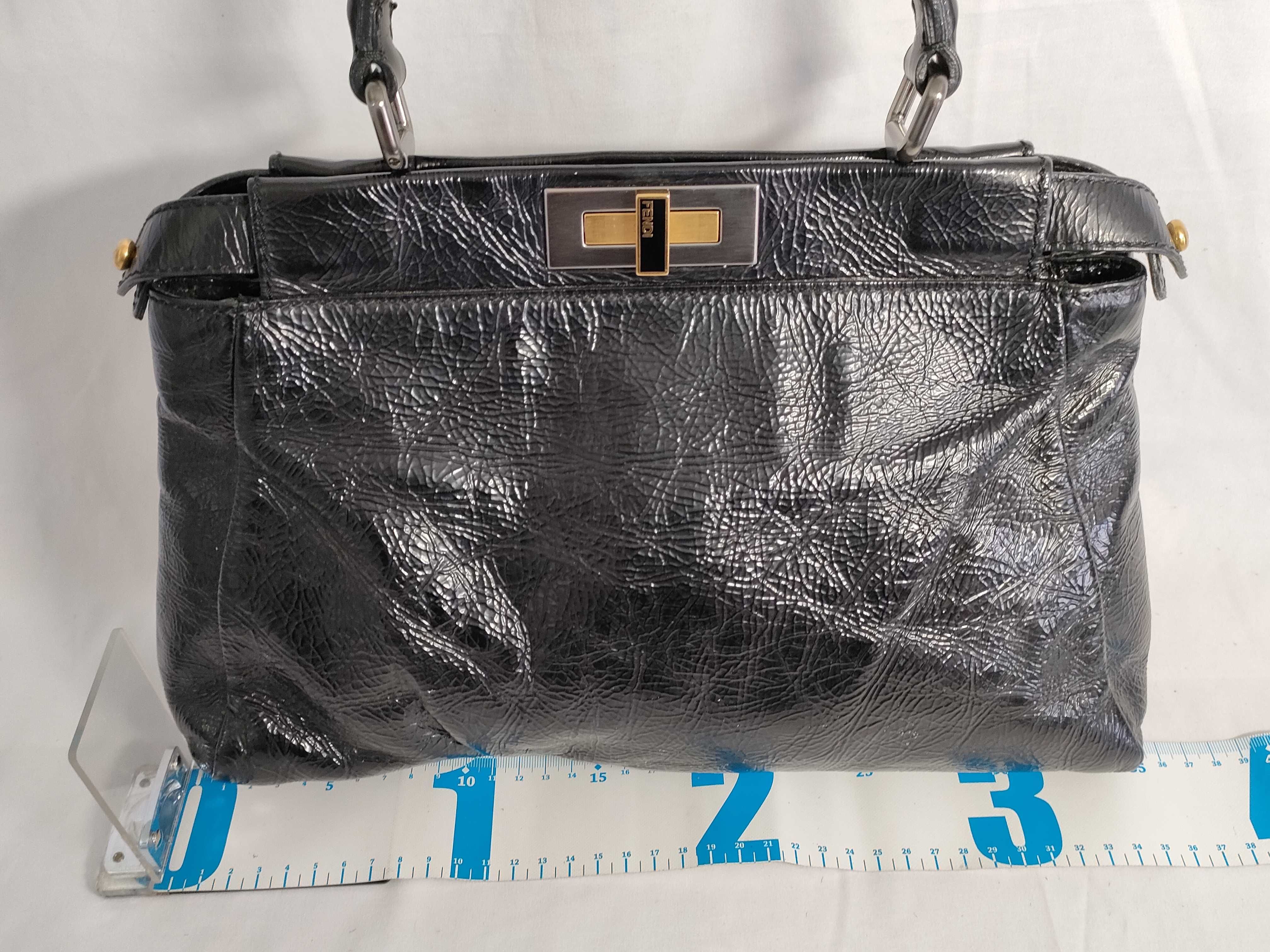 【水曜終了】(10709_0129)FENDI フェンディ ピーカブー ブラック シャイニーカーフ 2WAY 8BN211 ハンドバッグ