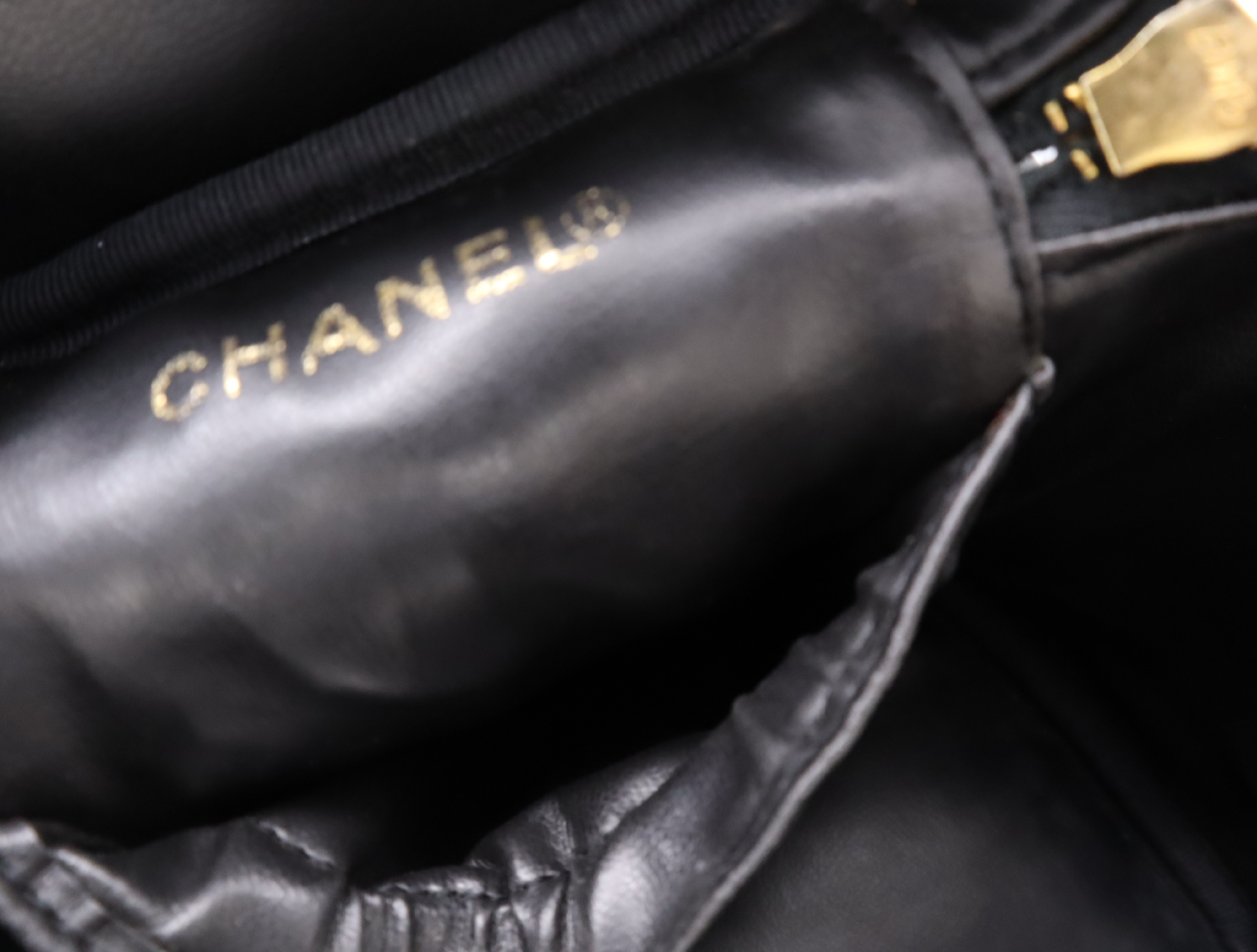 【水曜終了】(10696_0042)CHANEL キャビアスキンココマーク バニティバッグ GD金具 ブラック シール カード 6262764 保存袋付 ハンドバッグ