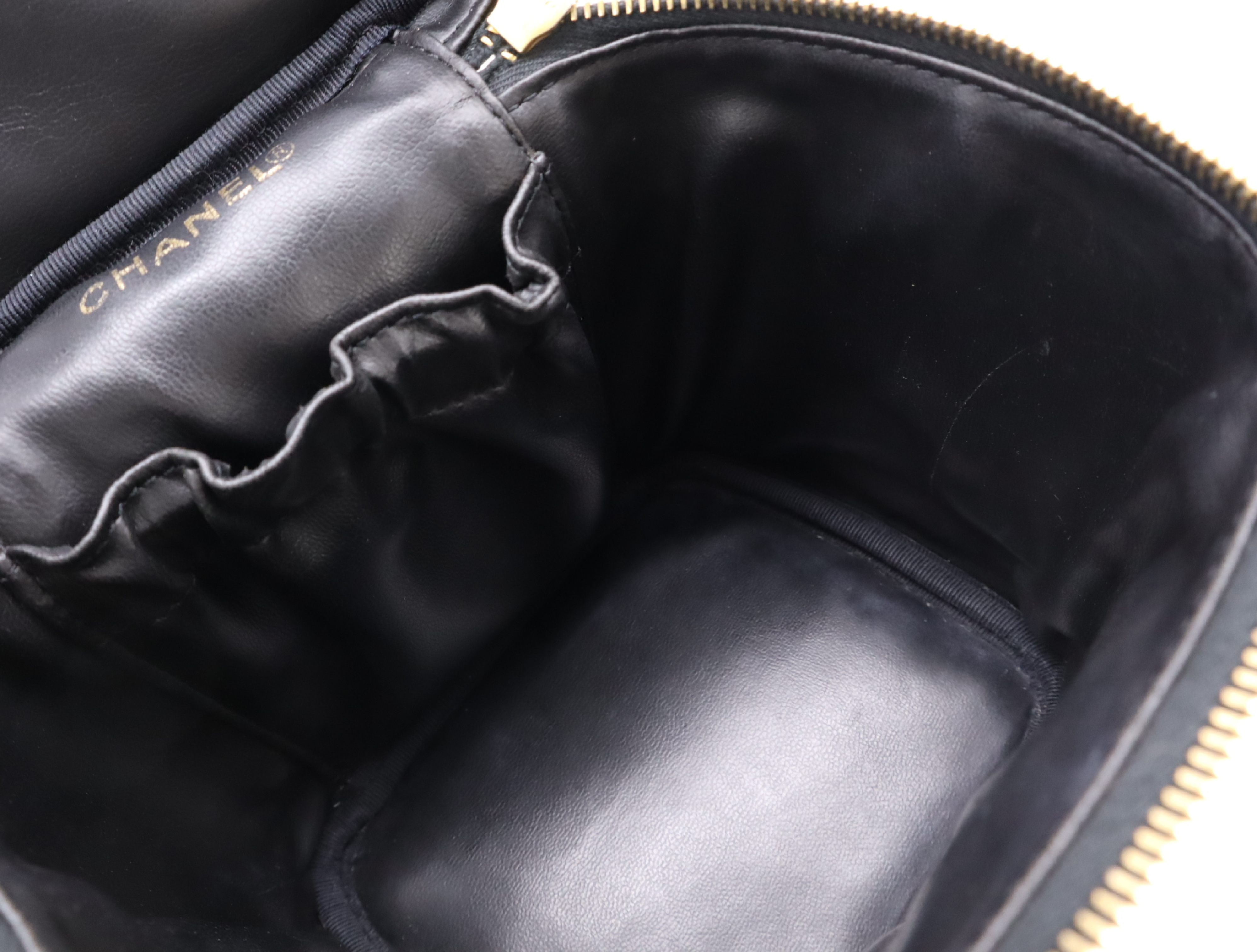 【水曜終了】(10696_0042)CHANEL キャビアスキンココマーク バニティバッグ GD金具 ブラック シール カード 6262764 保存袋付 ハンドバッグ