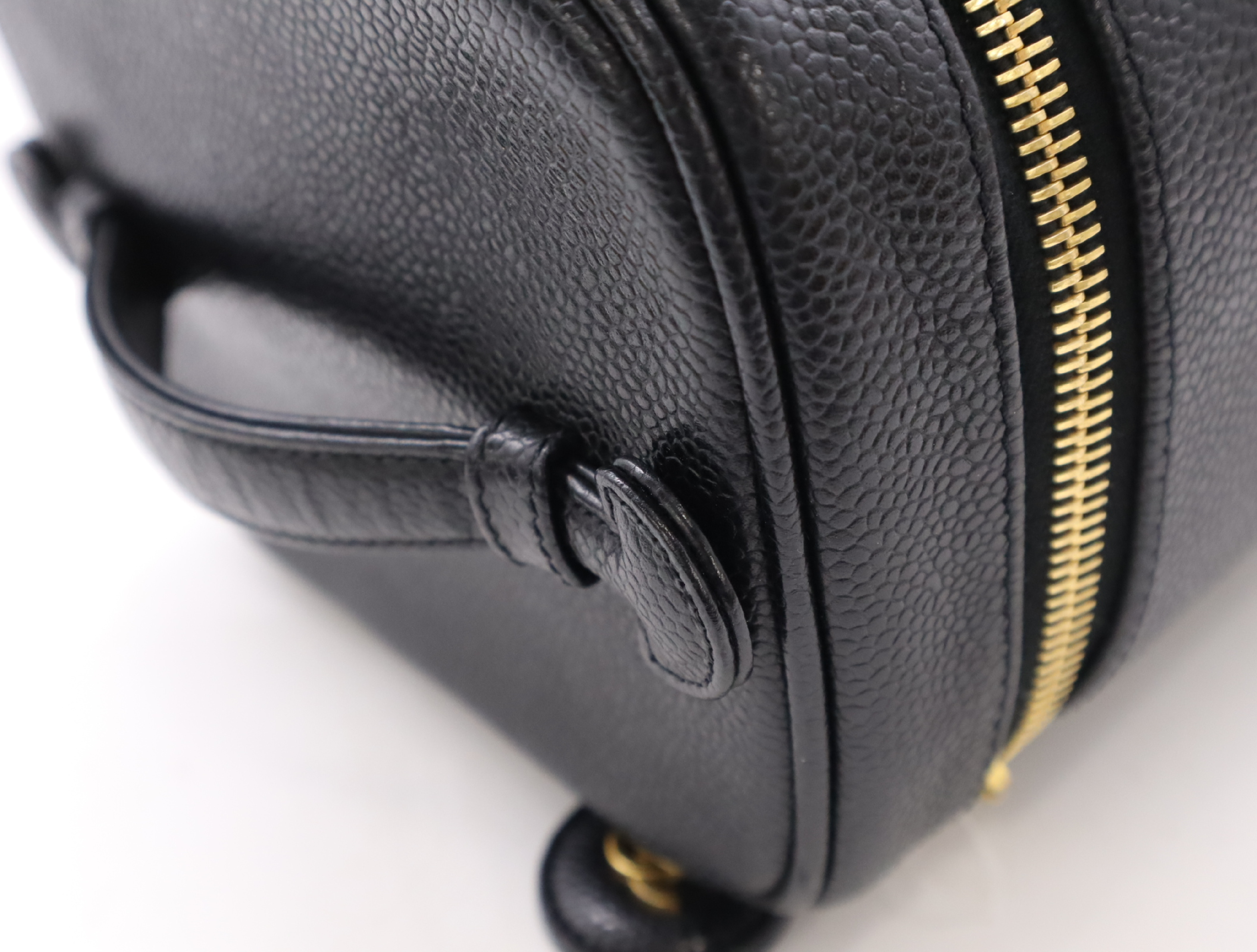 【水曜終了】(10696_0042)CHANEL キャビアスキンココマーク バニティバッグ GD金具 ブラック シール カード 6262764 保存袋付 ハンドバッグ