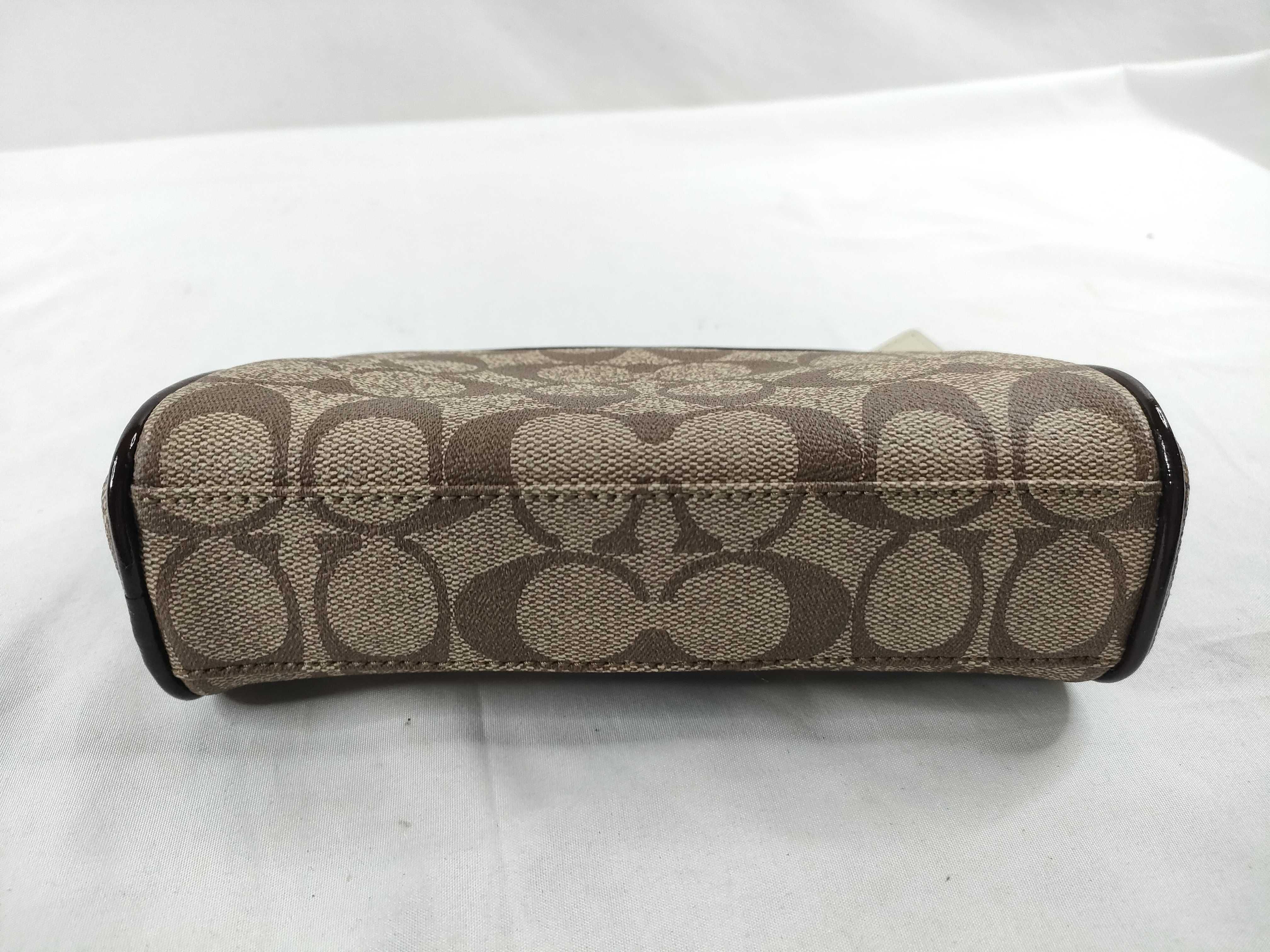 【水曜終了】(10698_0079)COACH シグネチャー ポーチ PVC 箱付き