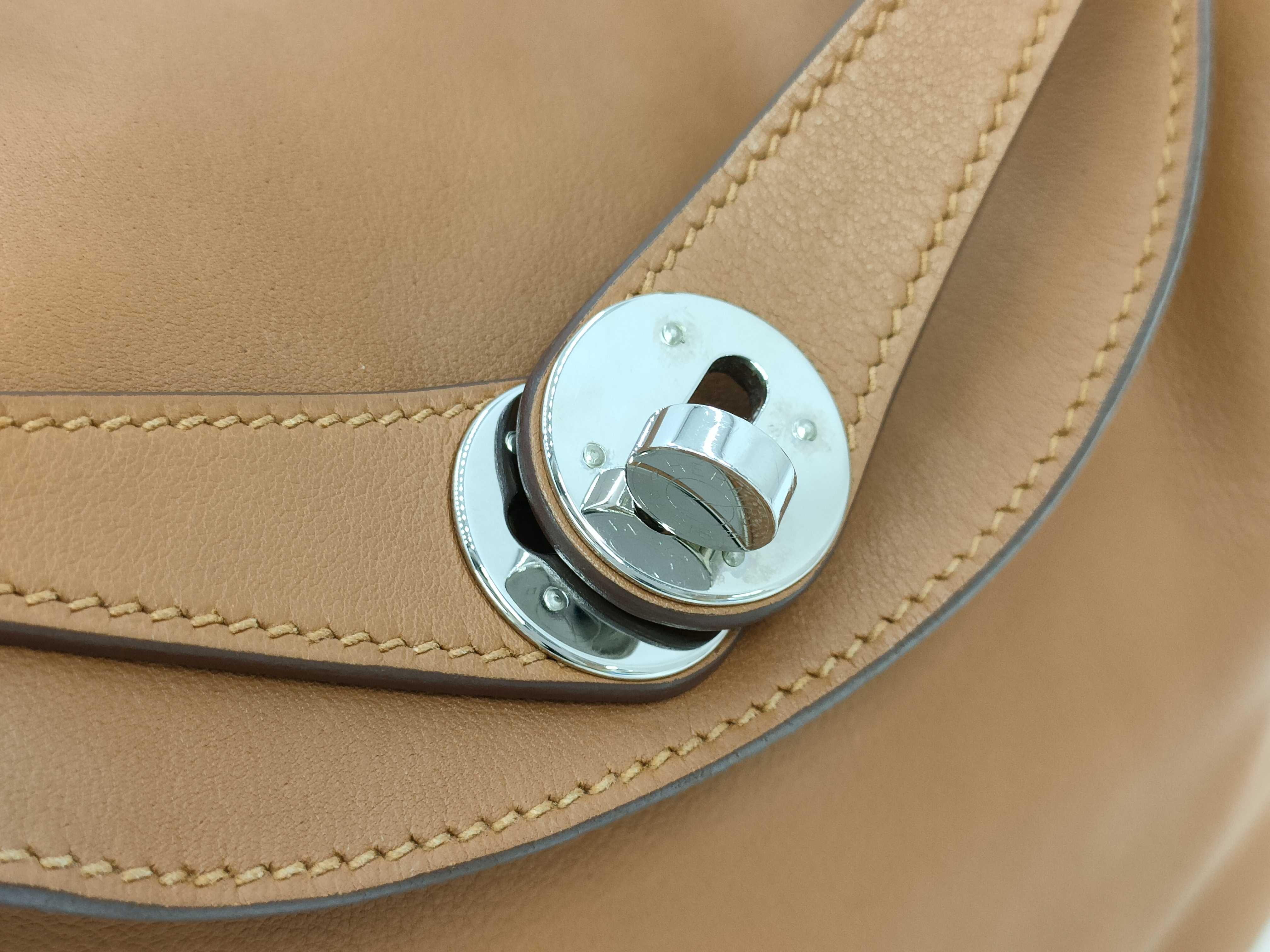 【水曜終了】(10813_0104)HERMES エルメス リンディ26 トレサージュ ゴールド シルバー金具 C刻印 ハンドバッグ