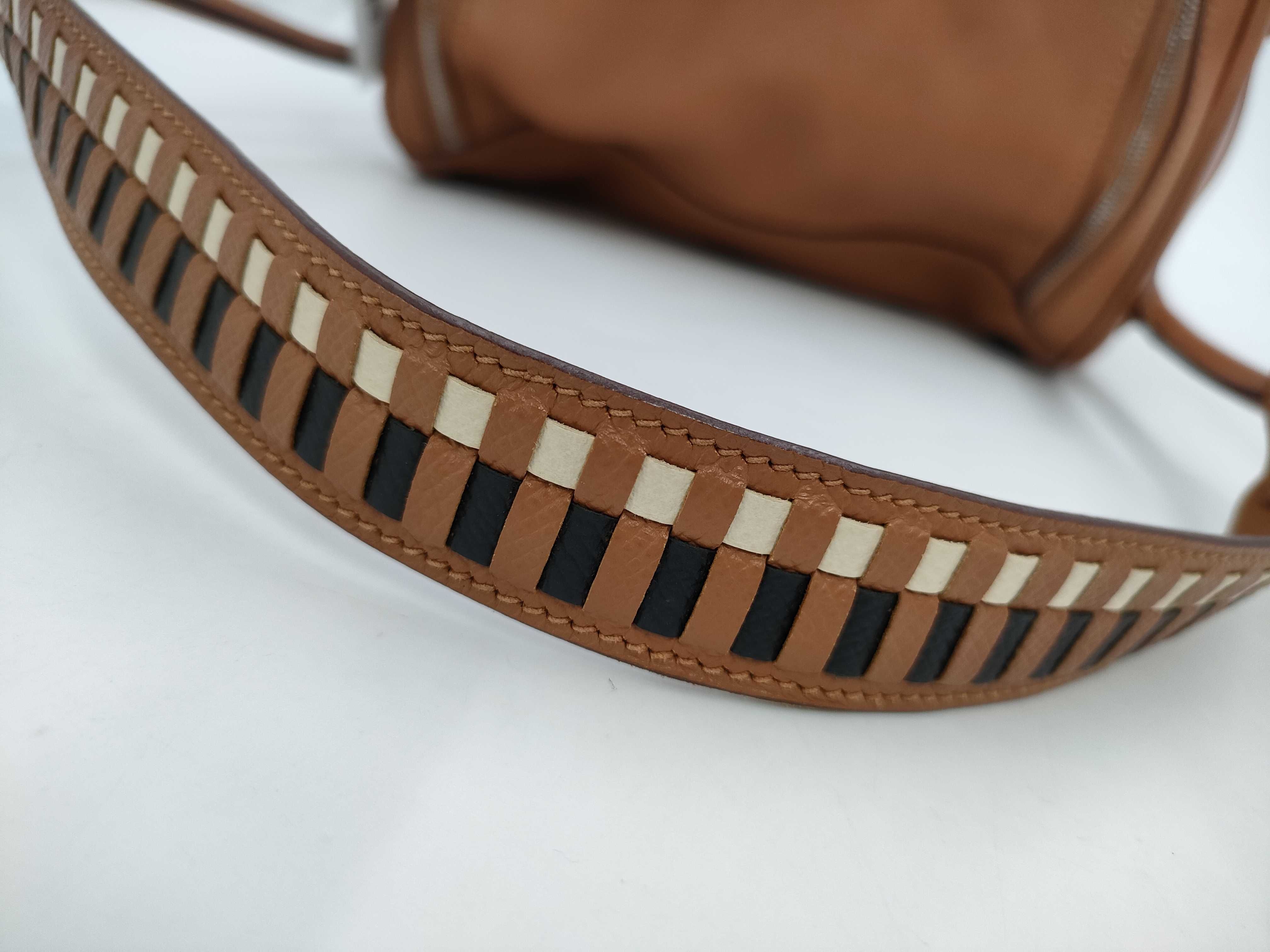 【水曜終了】(10813_0104)HERMES エルメス リンディ26 トレサージュ ゴールド シルバー金具 C刻印 ハンドバッグ